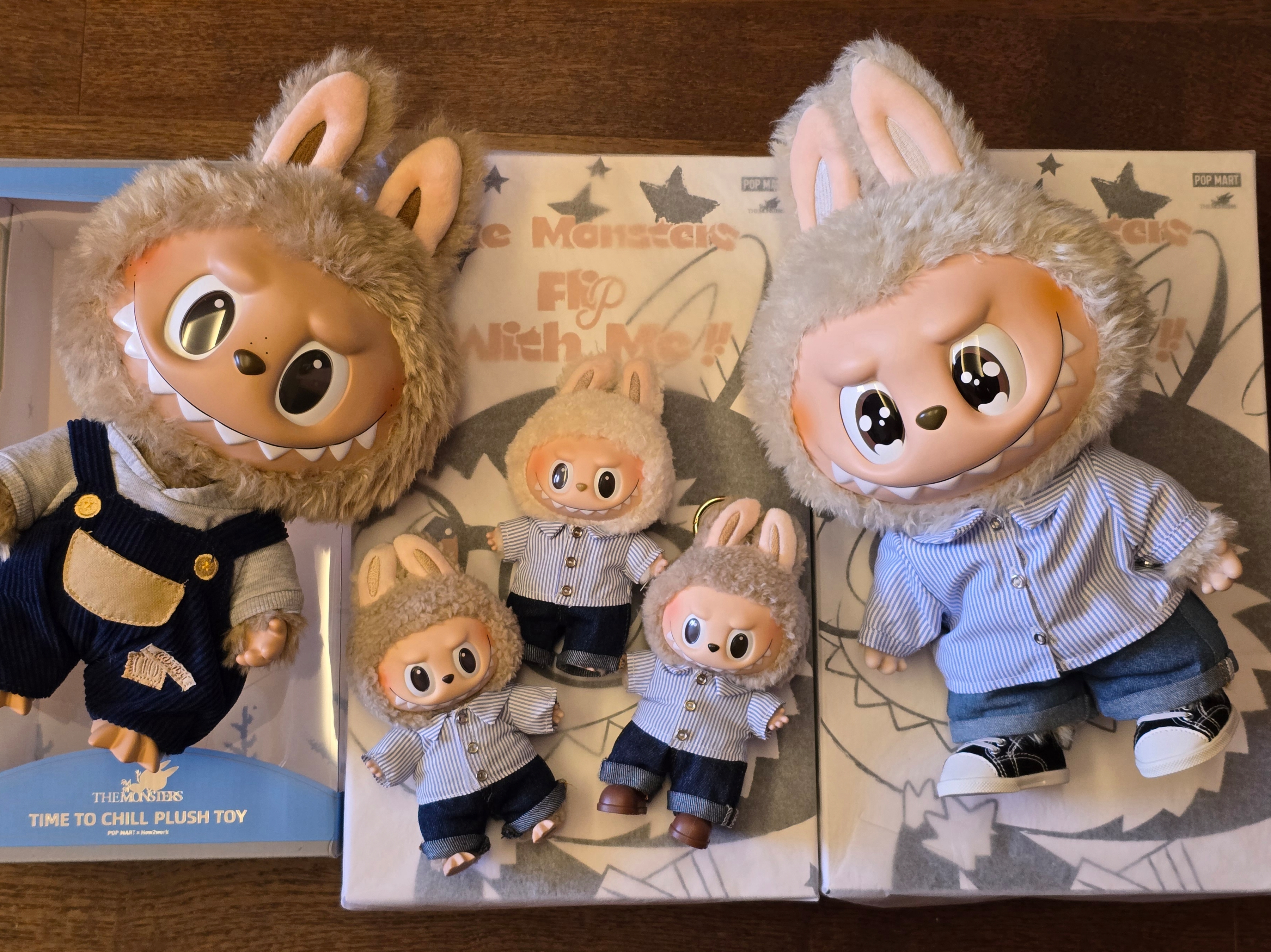 Pop Mart Labubu The Monsters Labubu Tasty Macarons Series Toffe Keyring (Opened Case), Pop Mart Labubu Flip with Me Doll 착용 스타일 - 1