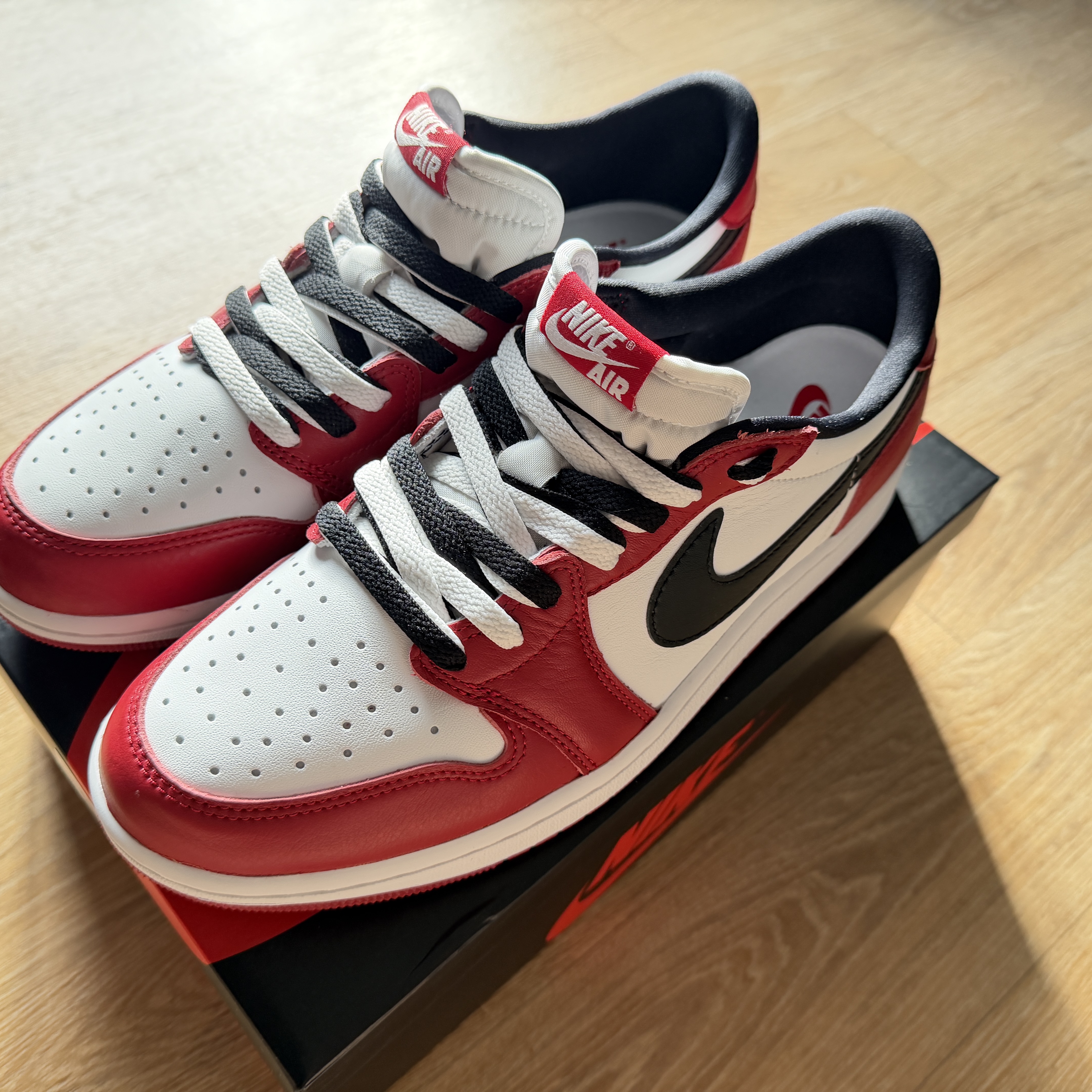 Jordan 1 Retro Low OG Chicago 착용 스타일 - 1