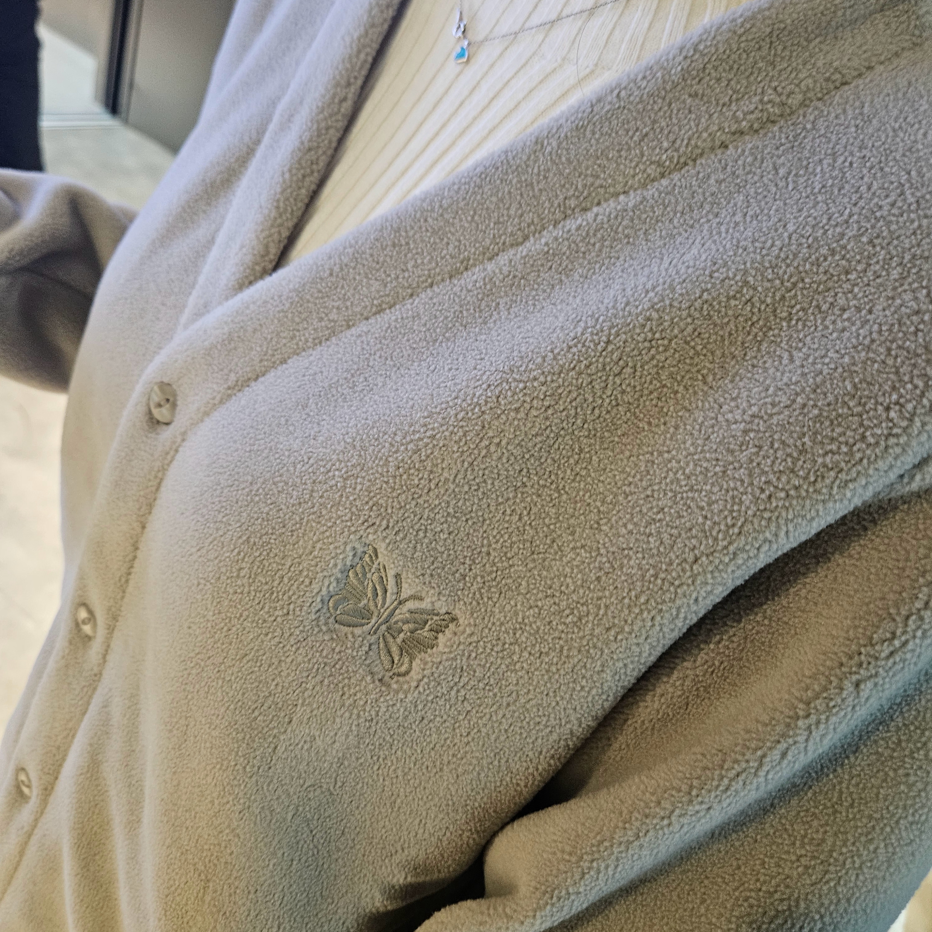 Uniqlo x Needles Fleece Oversized Cardigan Beige - KR 착용 스타일 - 3