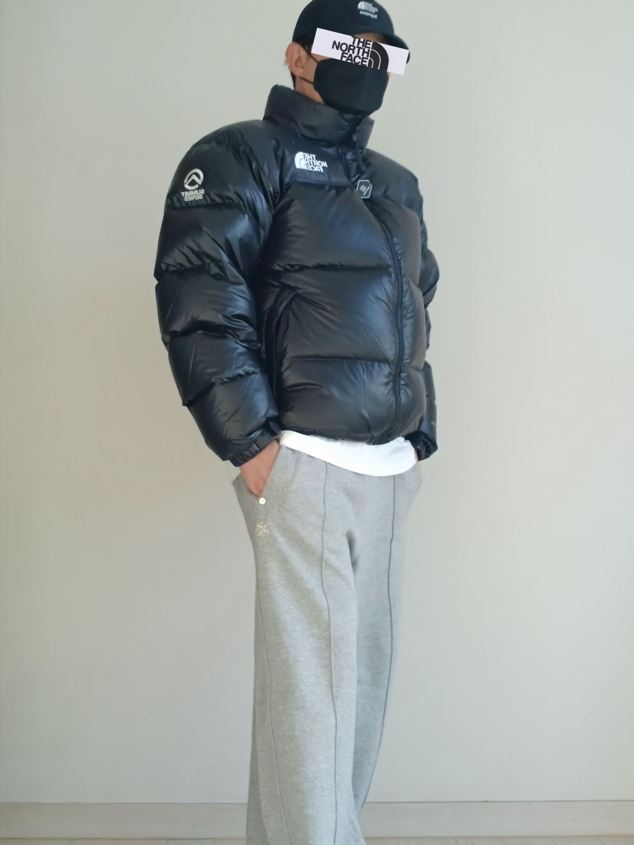 Supreme Small Box LS T-Shirt White - 24SS, SATUR Teo Cotton Banding Sweatpants Melange Gray 착용 스타일 - 4