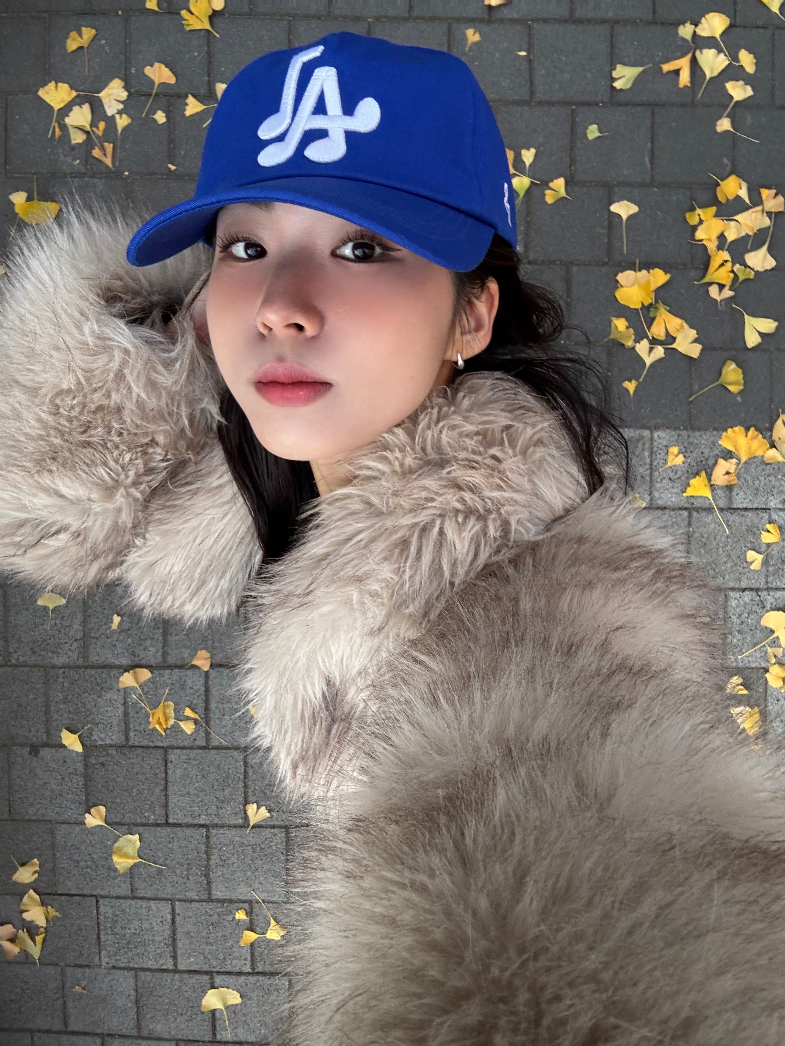 Human Made Stuffed Heart Key Charm Blue, (W) Jordan 1 Mid Wolf Grey 착용 스타일 - 3