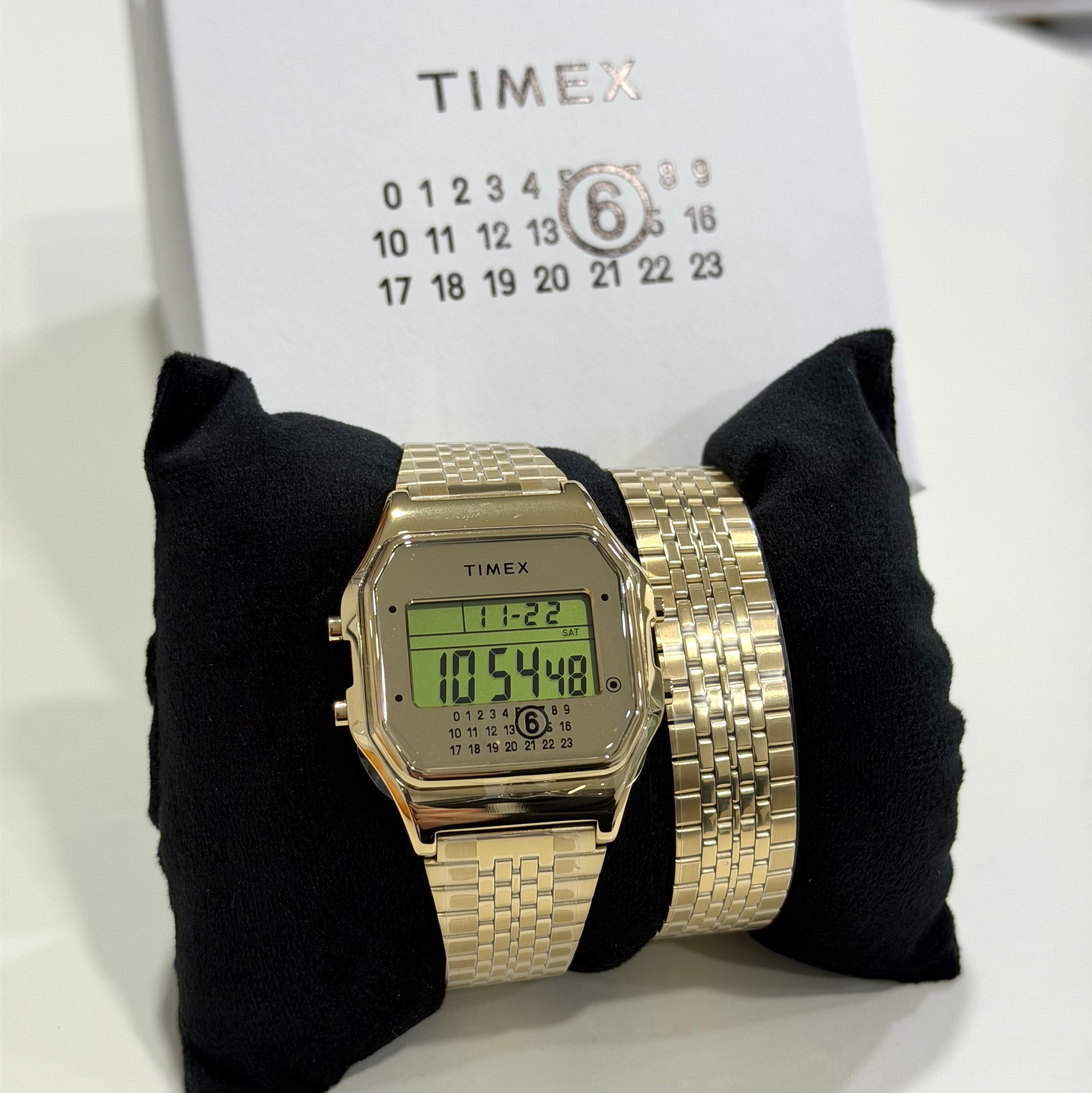 Timex x MM6 Maison Margiela T80 Gift Set Stainless Steel Gold 착용 스타일