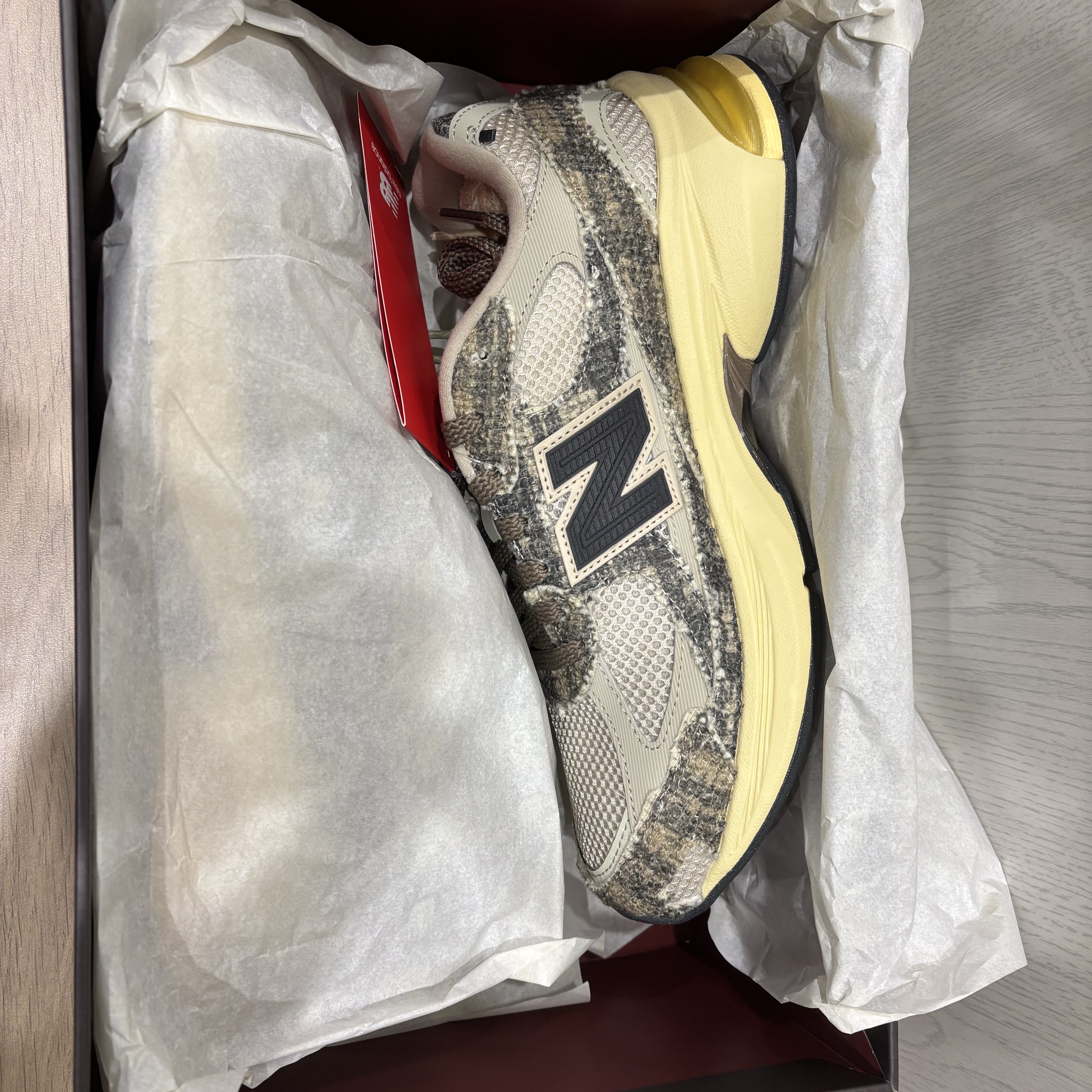 New Balance x Joe Freshgoods 2010 Abzorb Bag Lady Tan 착용 스타일 - 3
