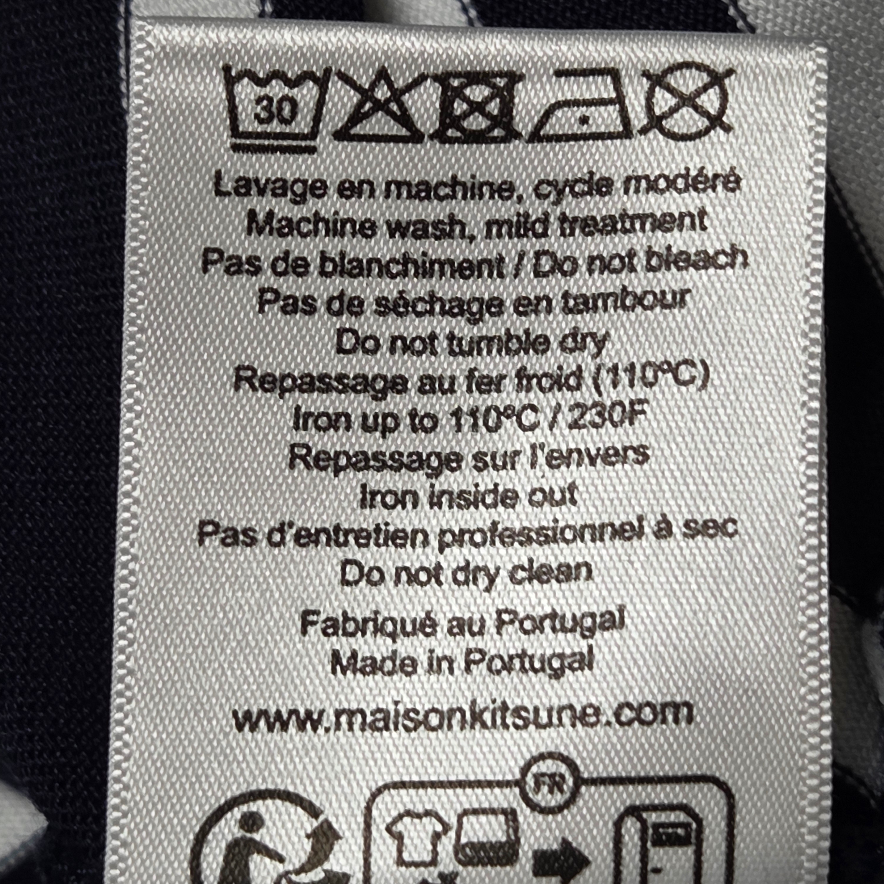 Maison Kitsune Fox Head Patch Regular Marin Long Sleeve T-Shirt Navy Stripes 착용 스타일 - 4