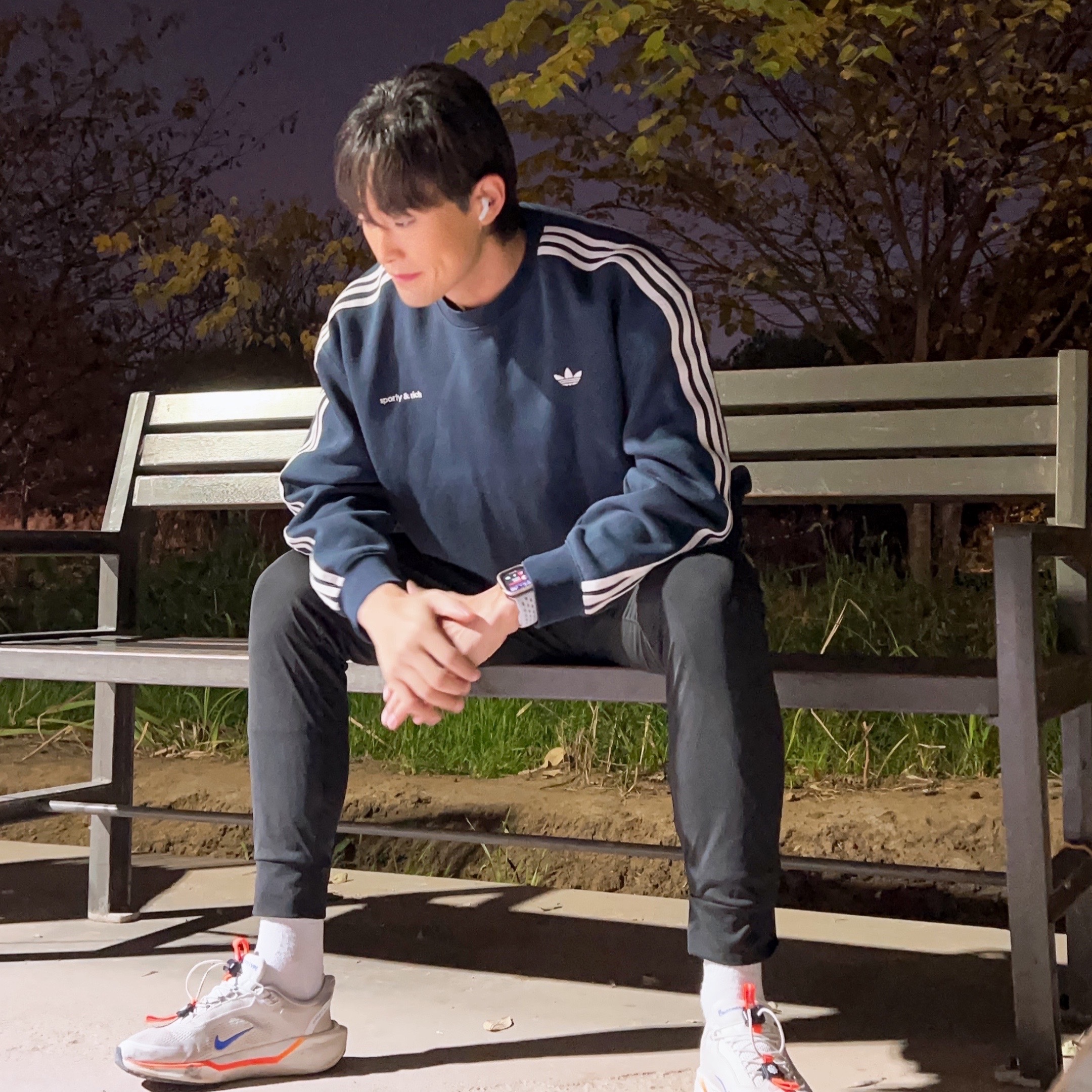 (W) Adidas x Sporty & Rich Sweatshirt Night Navy - US Sizing, Nike Air Zoom Pegasus EasyOn Blueprint 착용 스타일 - 2
