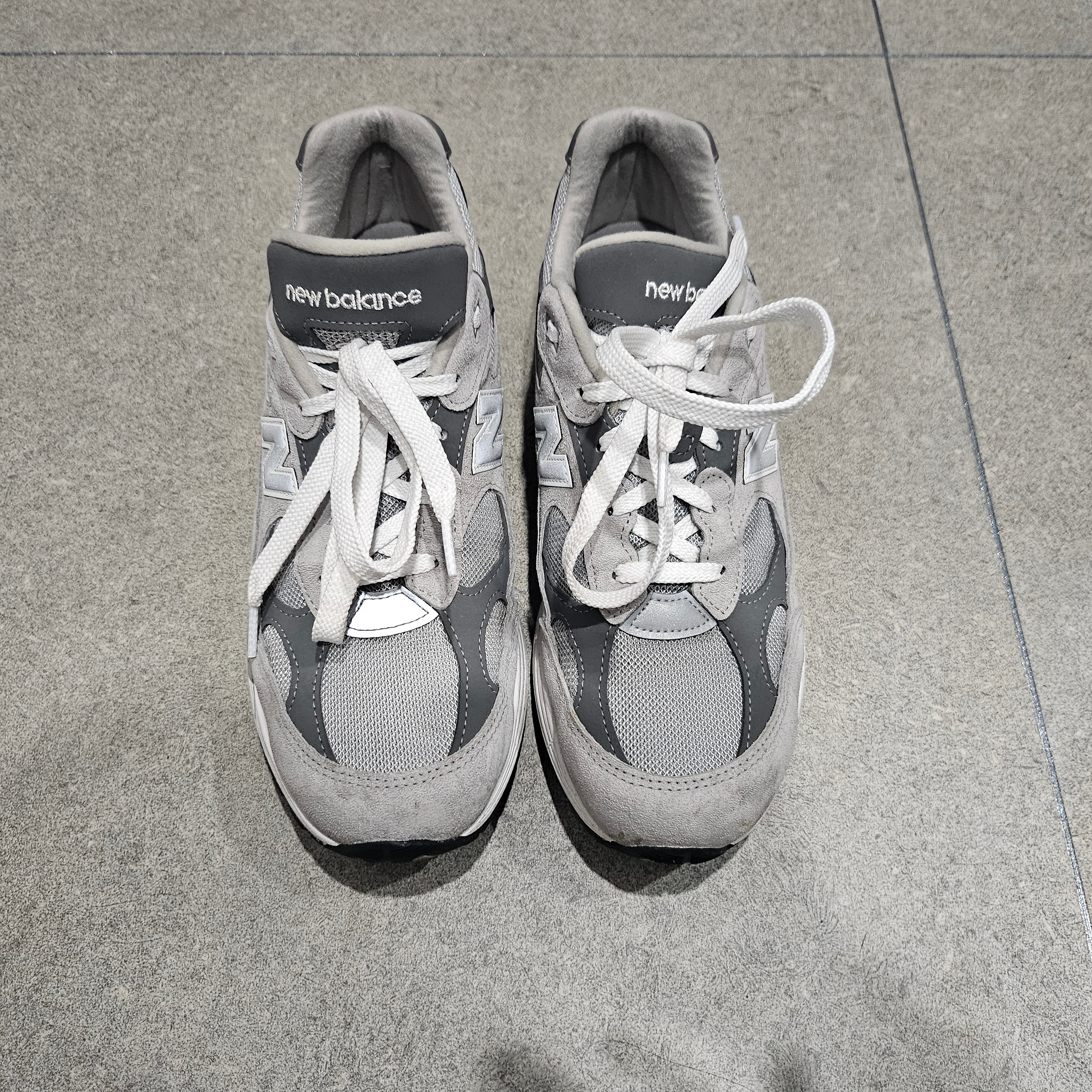 New Balance 992 Made in USA Core Grey Silver Metallic 착용 스타일