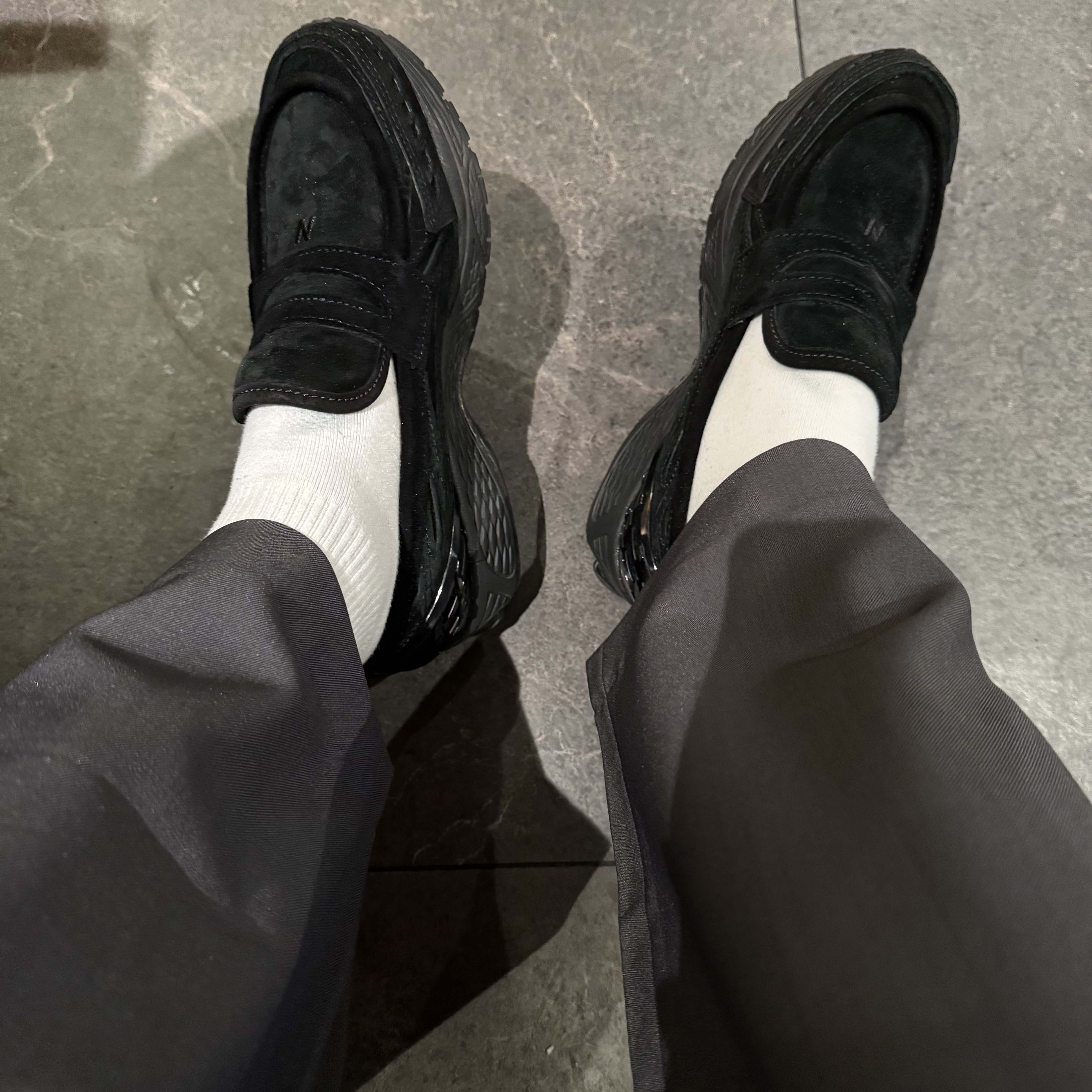 New Balance 1906L Black Black Cement 착용 스타일