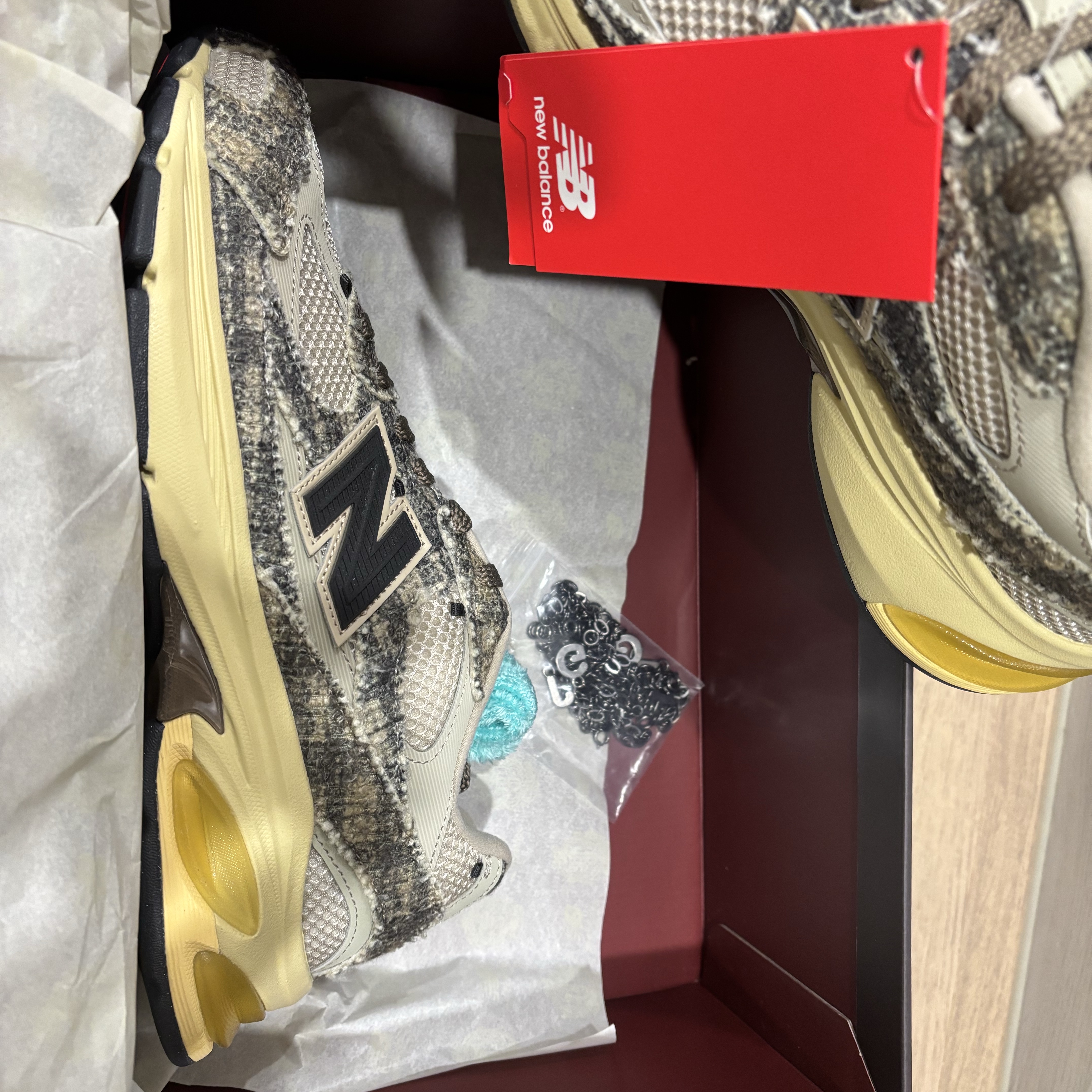 New Balance x Joe Freshgoods 2010 Abzorb Bag Lady Tan 착용 스타일 - 4