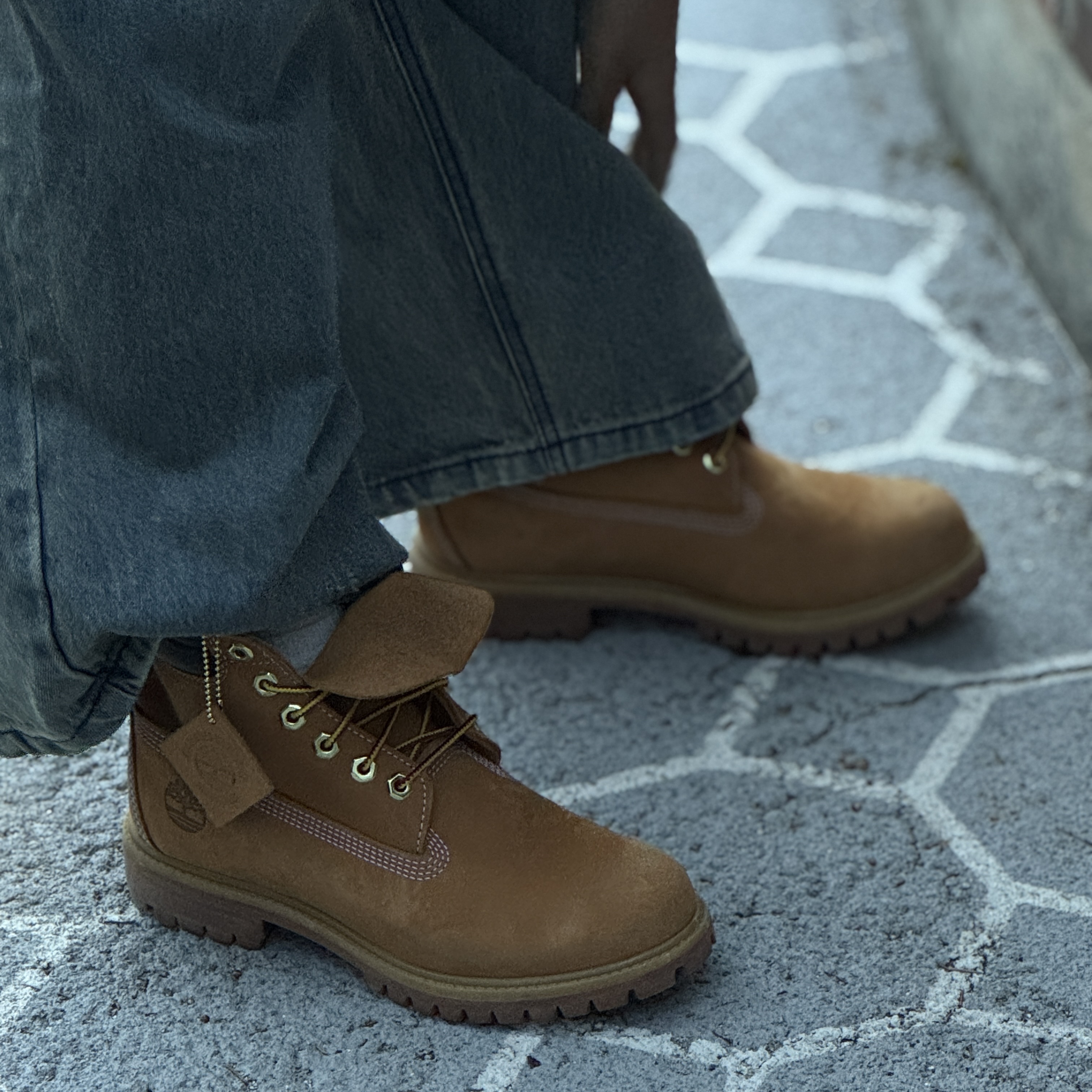 Timberland Premium 6 inch Waterproof Boot Wheat Nubuck - Wide, Timberland 6 Inch Laceup Basic Boots Wheat Brown - Wide 착용 스타일 - 1