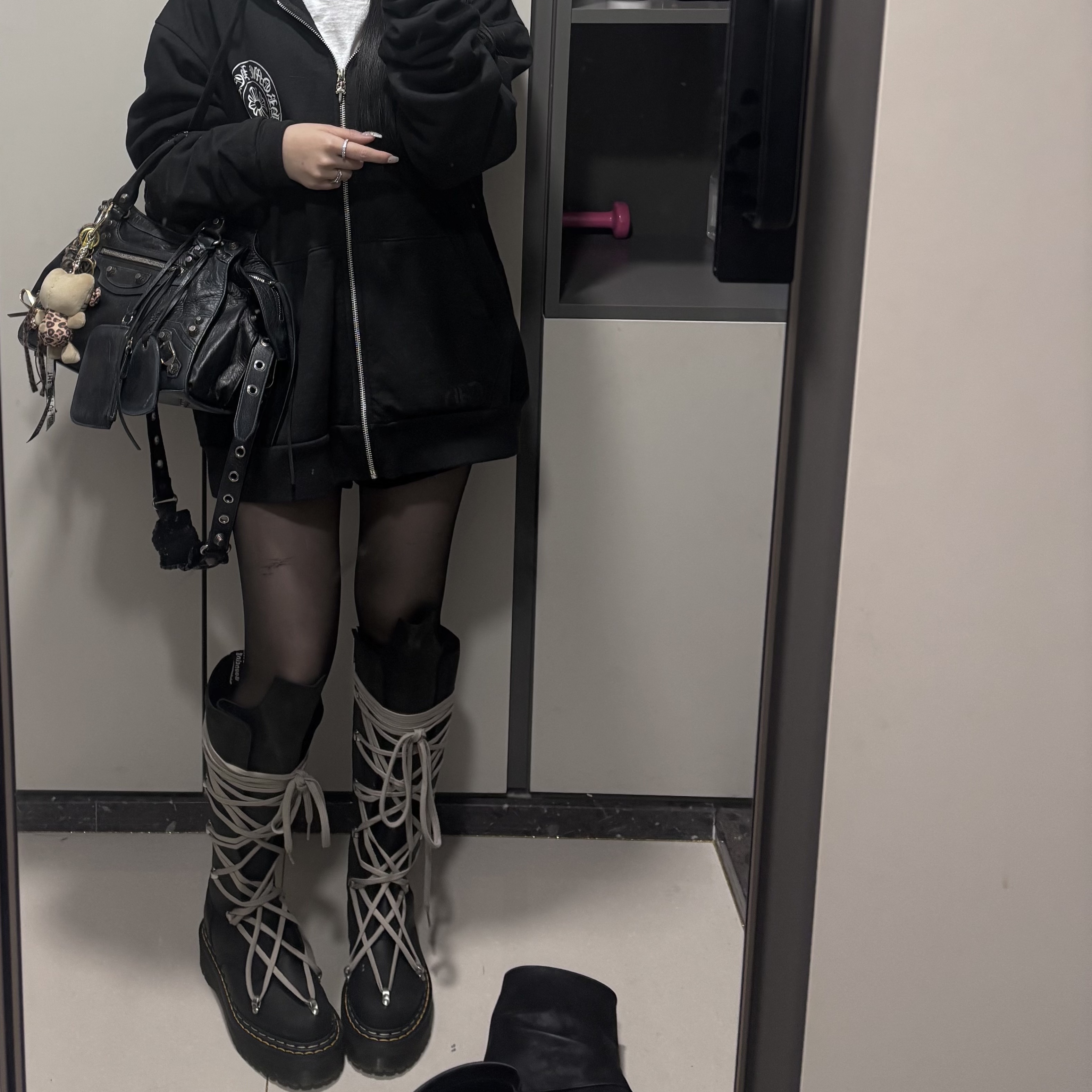 Dr. Martens x Rick Owens 1B60 Quad Sole Pentalace Boots Black 착용 스타일