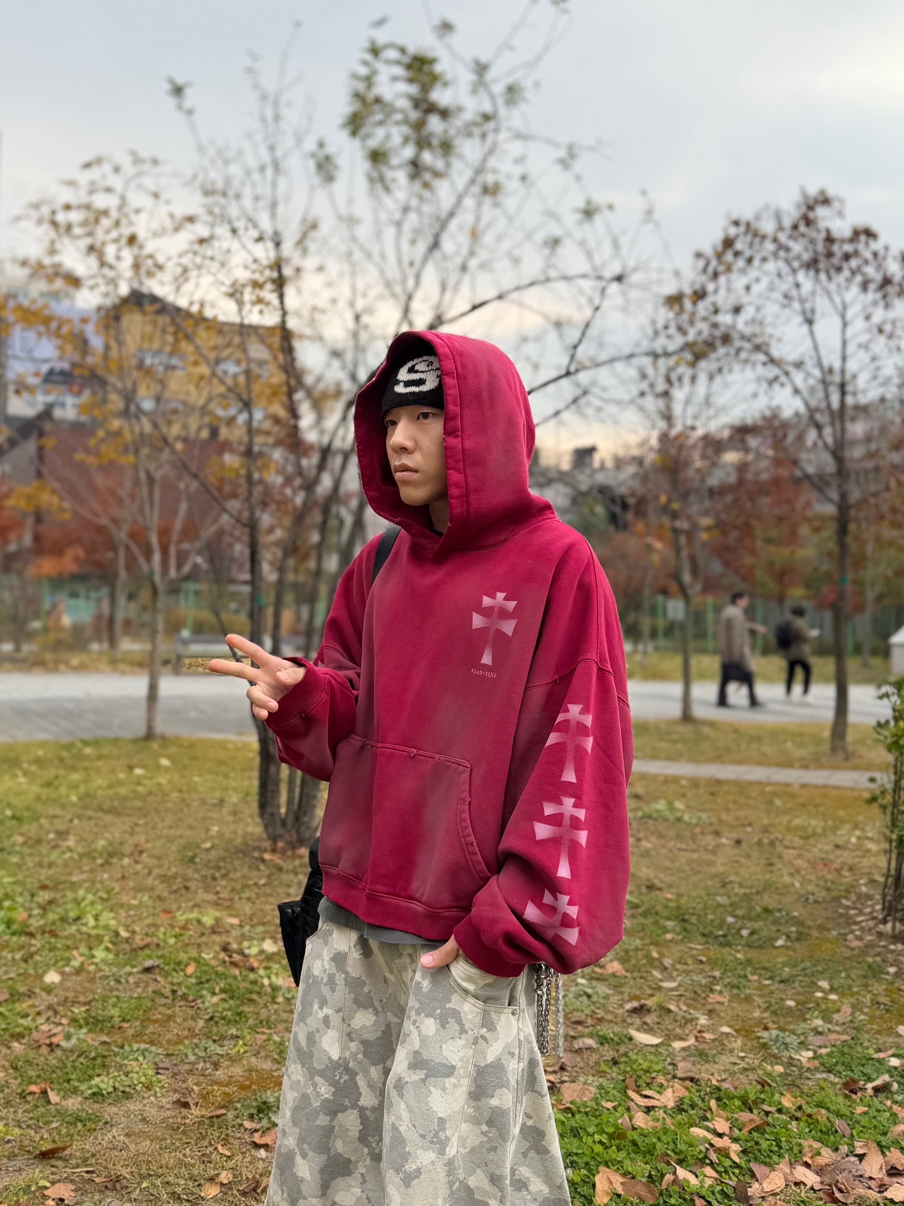 Undermycar POC USA Flag Bonded Sweat Hoodie Gray, Balenciaga Cargo Sneakers Beige Grey Red 착용 스타일 - 6