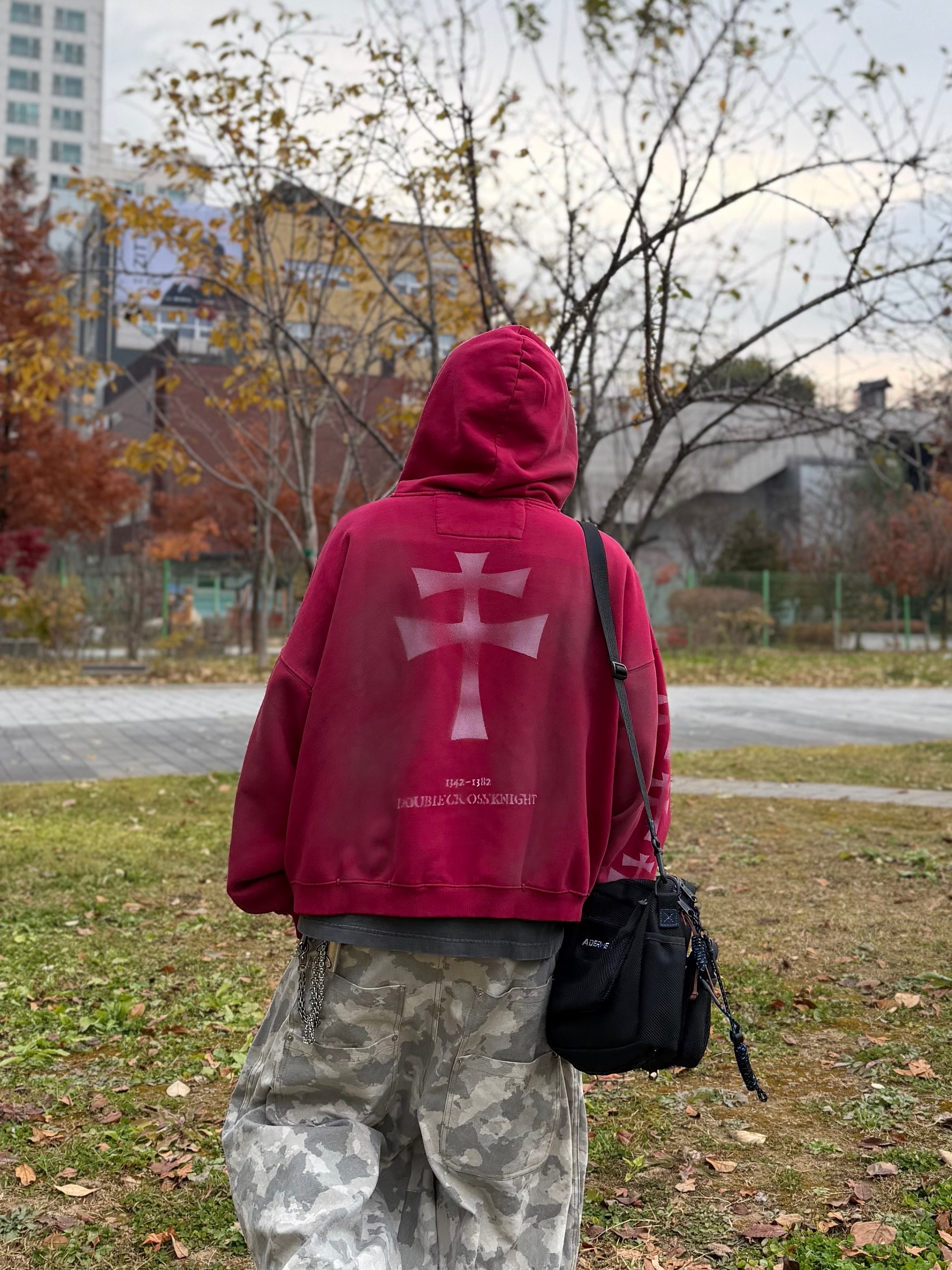 Undermycar POC USA Flag Bonded Sweat Hoodie Gray, Balenciaga Cargo Sneakers Beige Grey Red 착용 스타일 - 8
