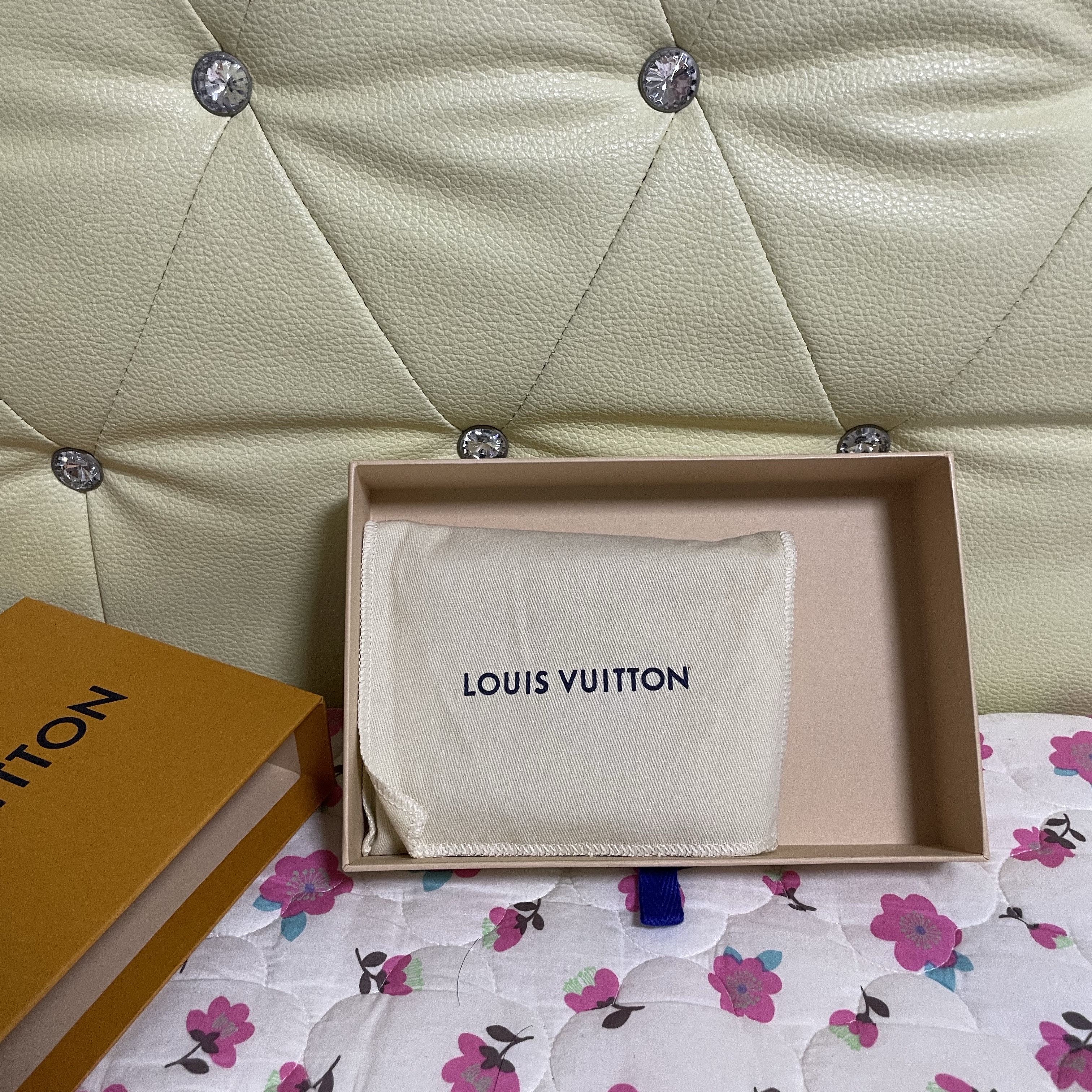 Louis Vuitton Multiple Wallet Monogram 착용 스타일 - 2