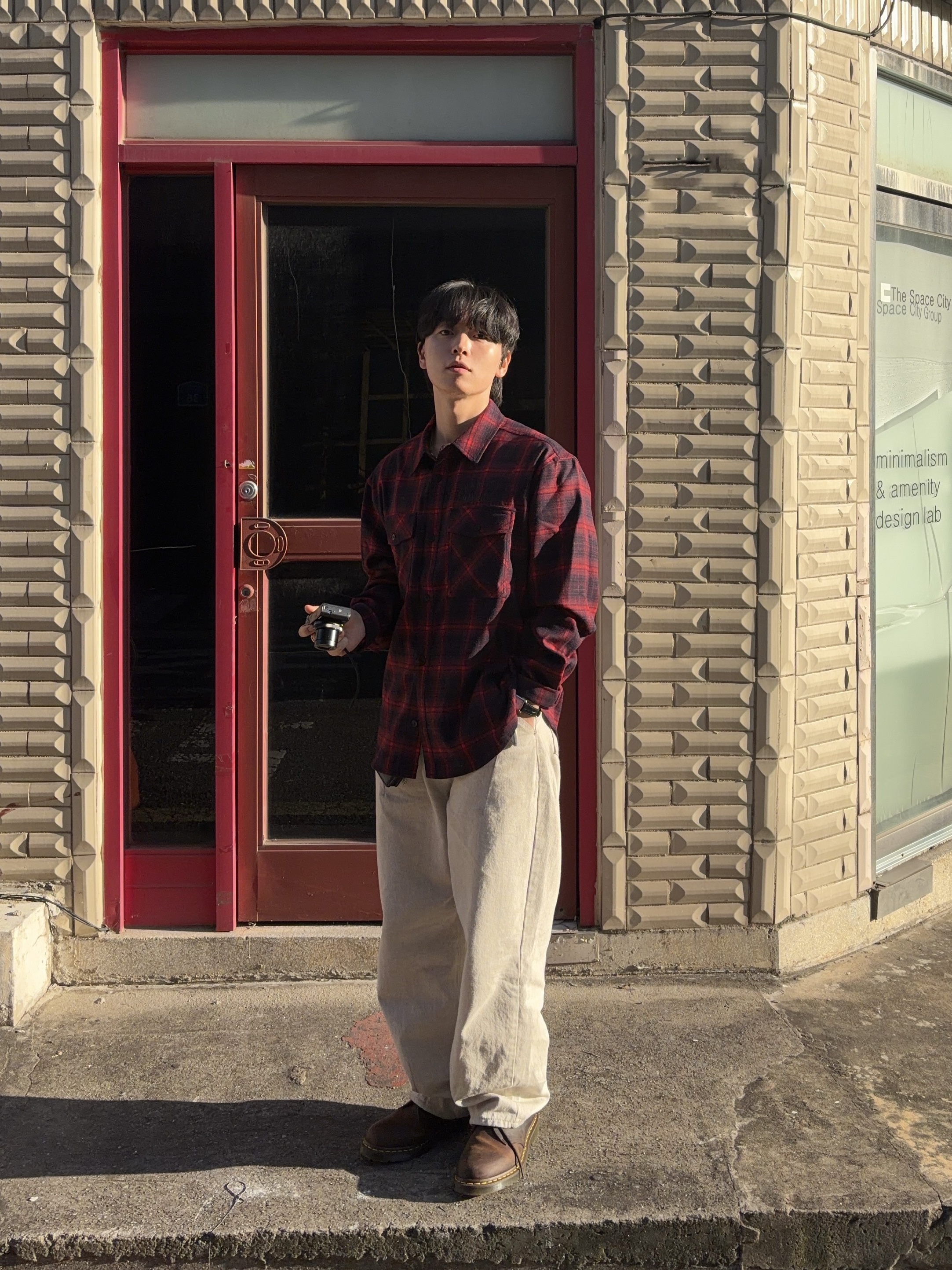 Dr. Martens 1461 Crazy Horse Dark Brown 착용 스타일 - 1