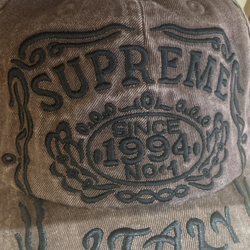 Supreme Italy 6-Panel Brown - 25FW 착용 스타일