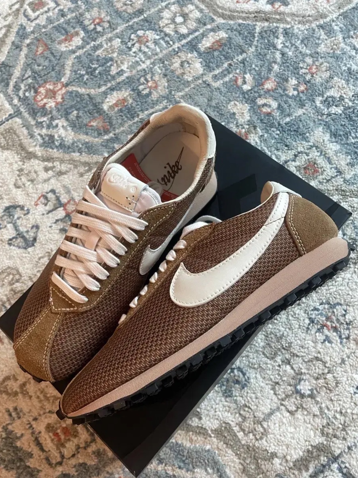 Nike LD-1000 Baroque Brown Hemp 착용 스타일 - 1