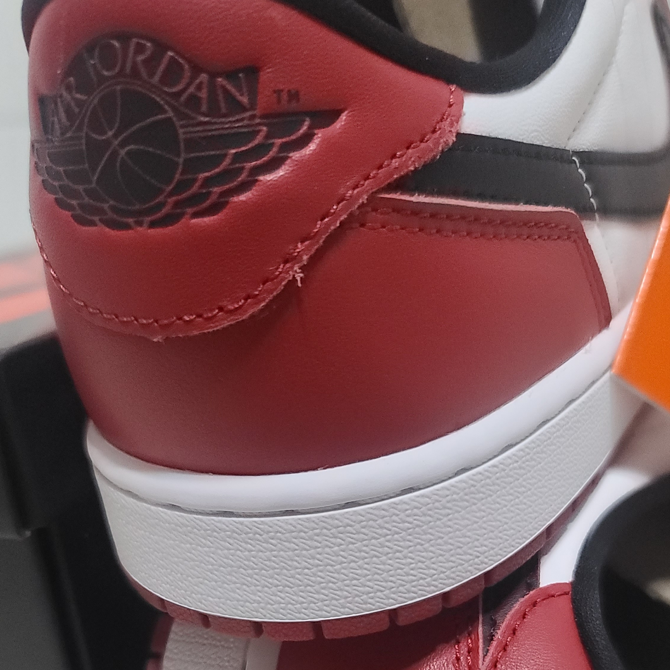 Jordan 1 Retro Low OG Chicago 착용 스타일 - 2