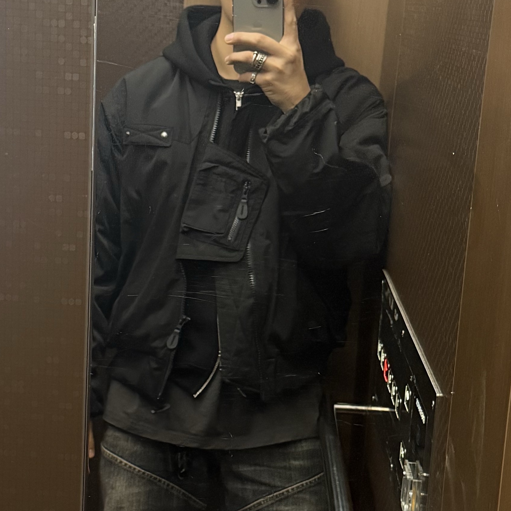Undermycar Majanne Multi Button Oversized Wool Coat Black Oyster - 21FW, Undermycar Mu.140 Combi Crop Collar Sweatshirt Oatmeal 착용 스타일 - 3
