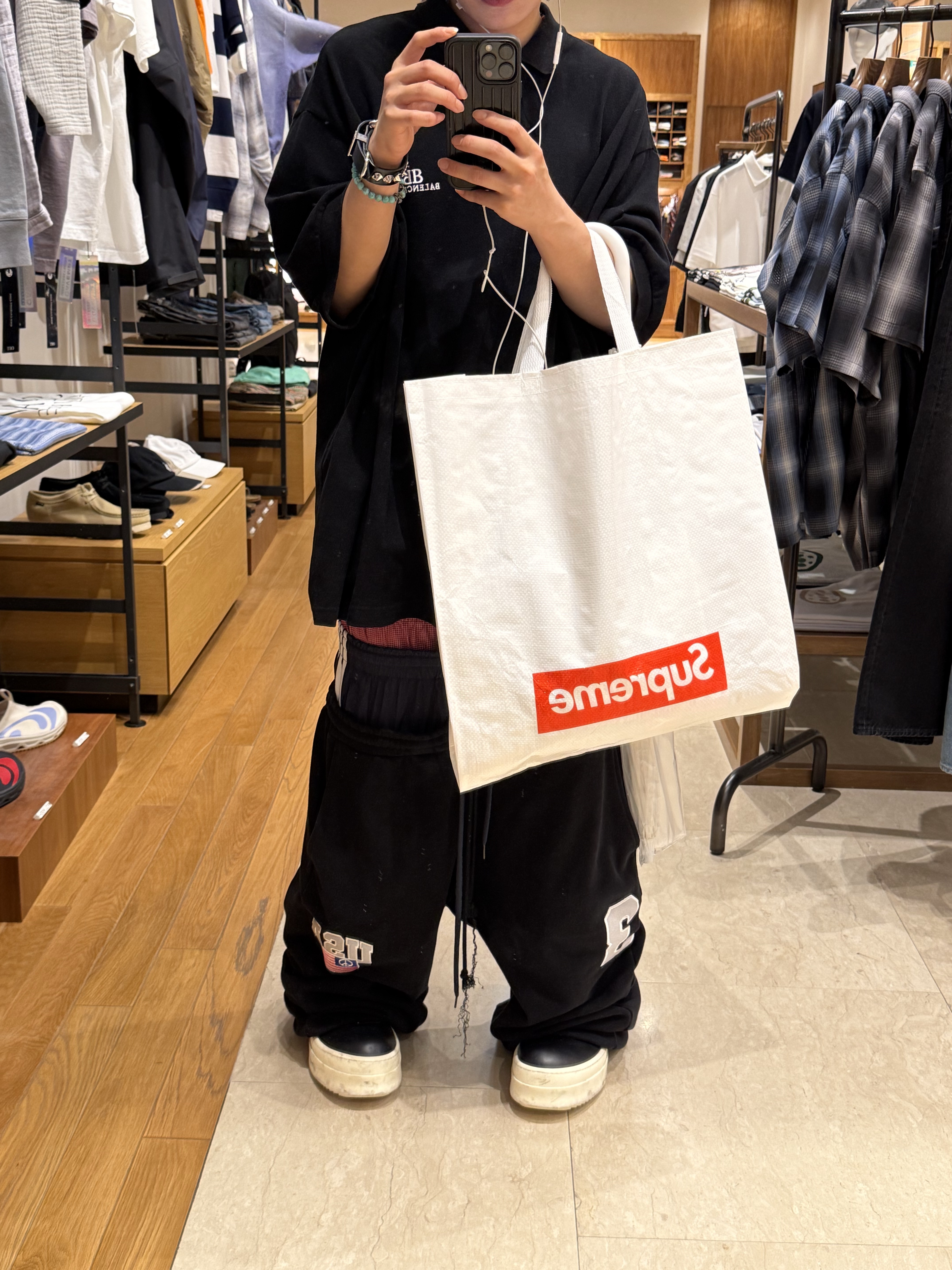 Project G/R 3 Layered Sweat Pants Black, Chrome Hearts Big Daddy Cashmere Beanie Black (Star Top Button Ver.) 착용 스타일 - 1