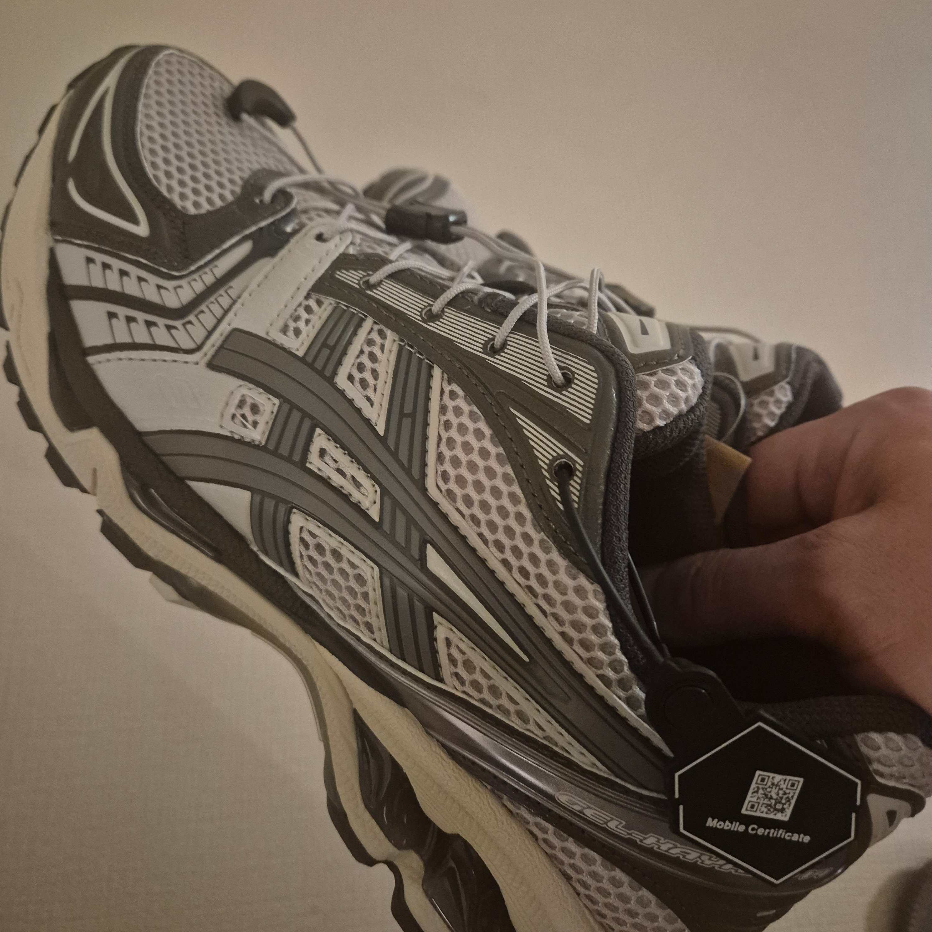 Asics Unlimited Gel-Kayano 14 Oyster Grey Clay Grey 착용 스타일