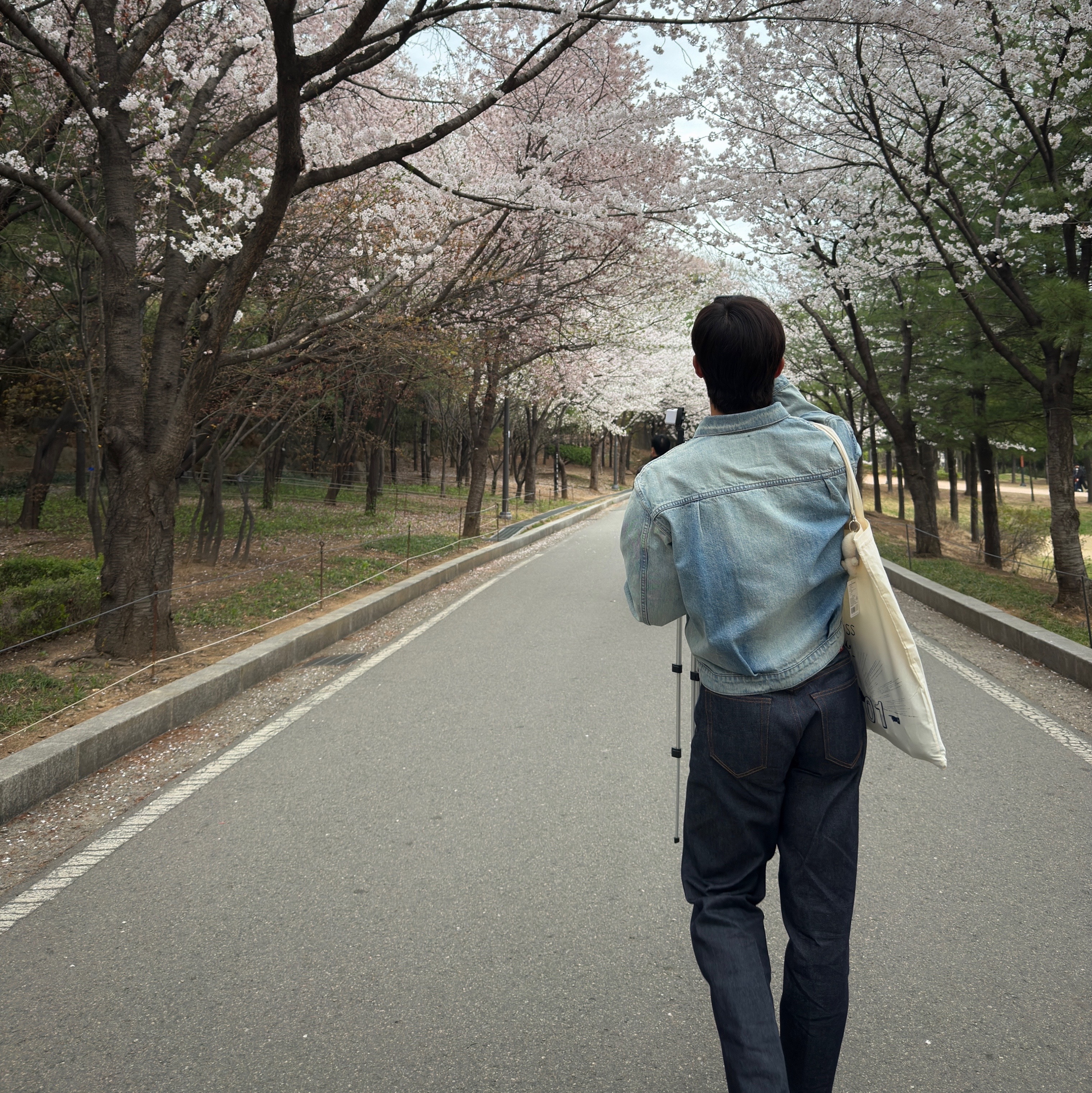 Supreme Rigid Loose Fit Selvedge Jean Rigid Indigo - 24FW 착용 스타일 - 1