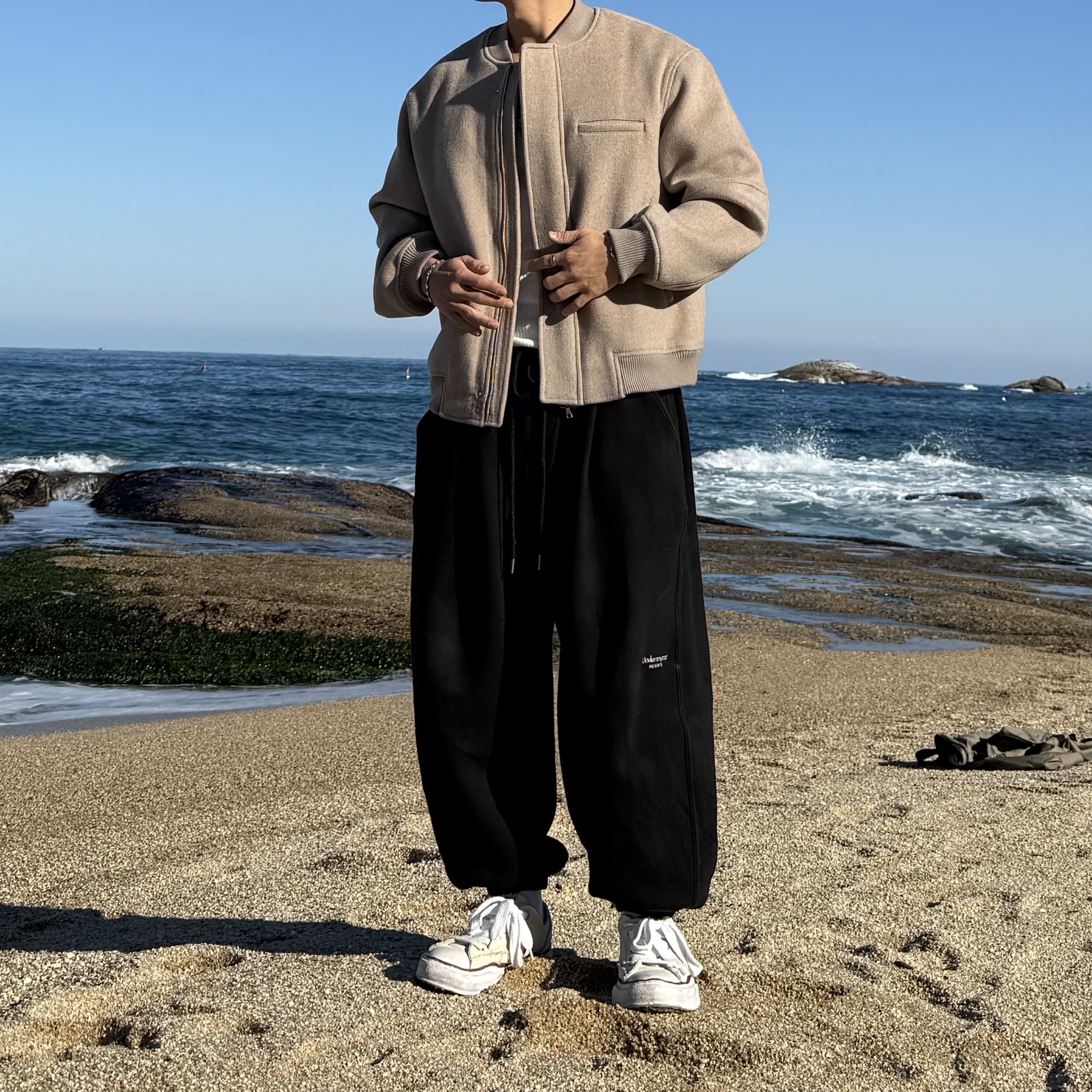 Undermycar Mu.03 Anti Fxxking Logo Play Oversized Sweat Jogger Black, Maison Mihara Yasuhiro Peterson OG Sole Canvas Low-top Sneakers Natural 착용 스타일 - 2