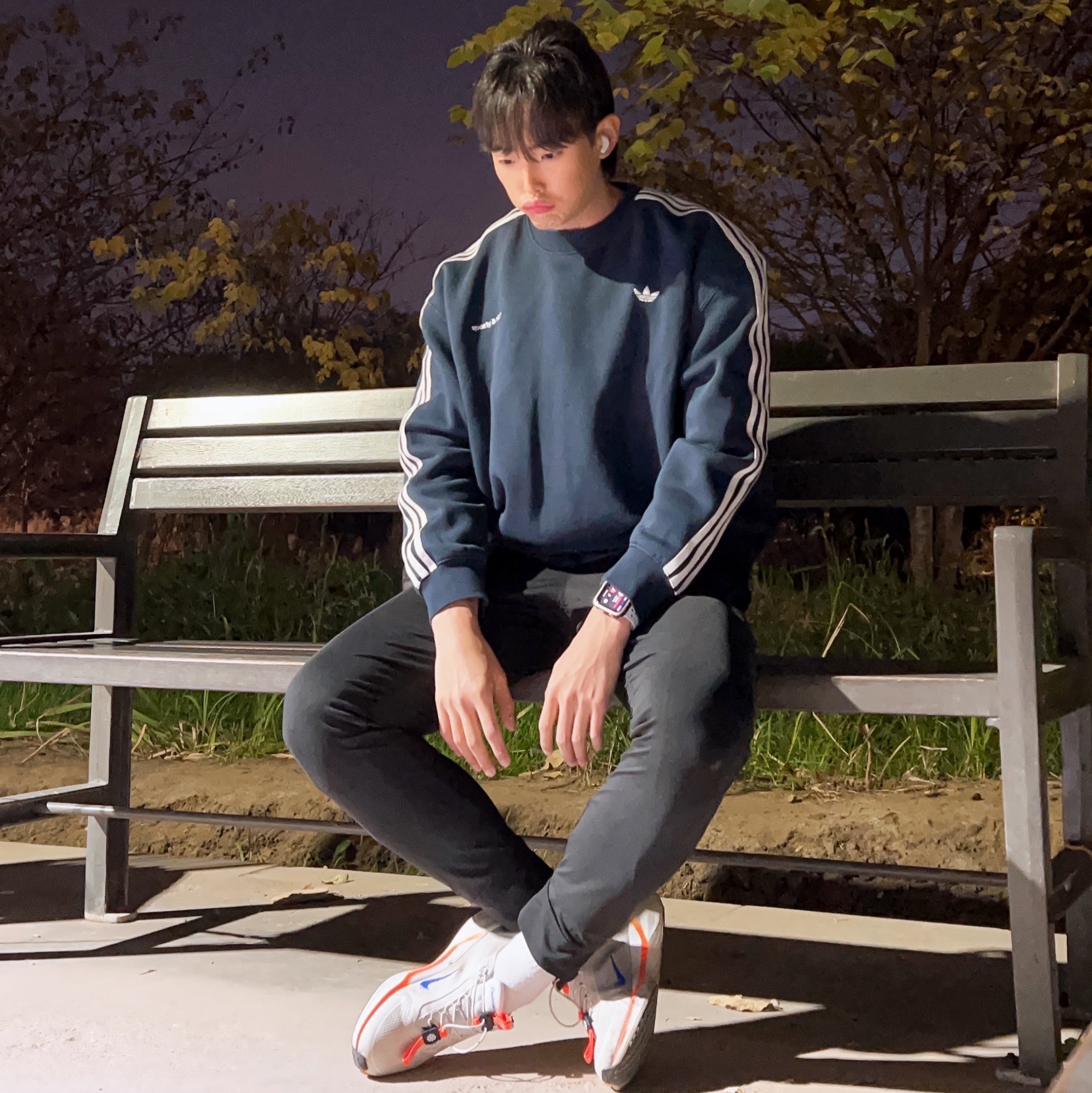 (W) Adidas x Sporty & Rich Sweatshirt Night Navy - US Sizing, Nike Air Zoom Pegasus EasyOn Blueprint 착용 스타일 - 1