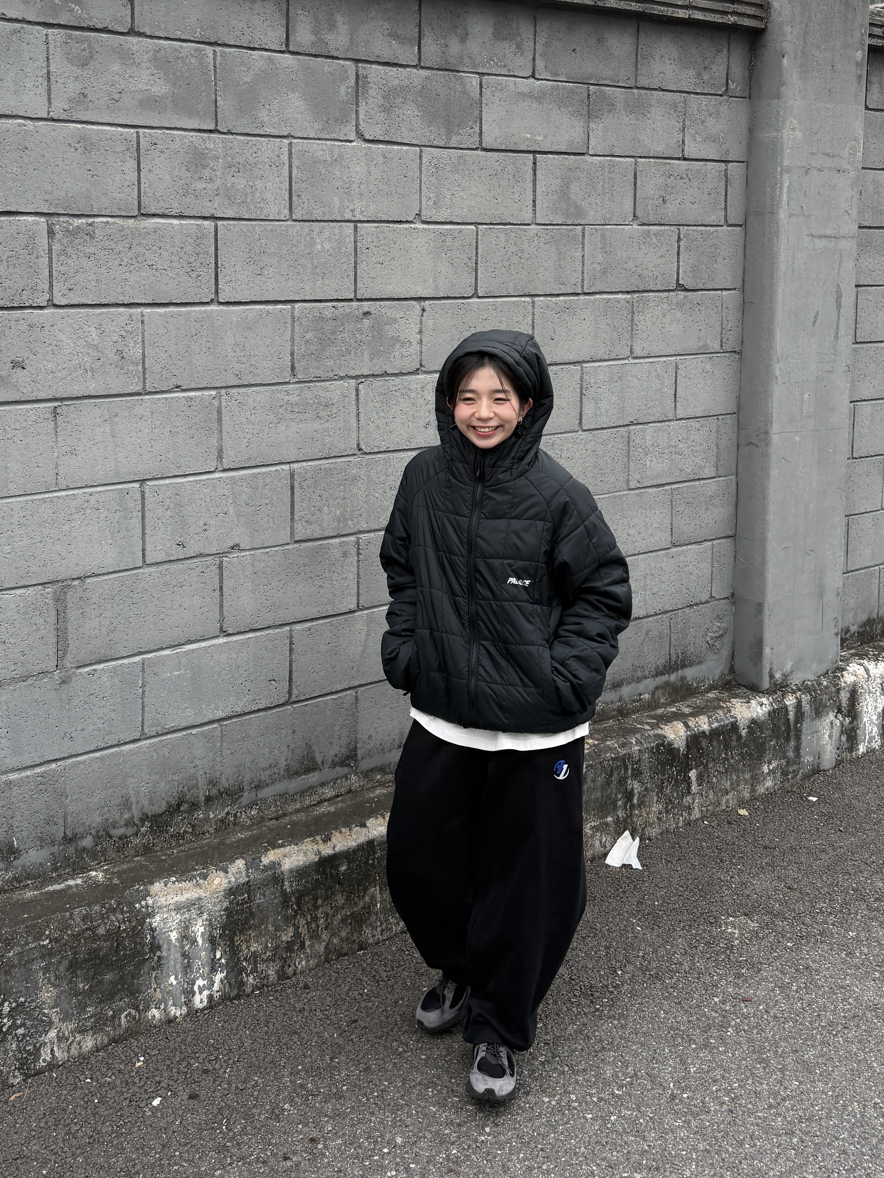 Palace Microlite Jacket Black - 24FW, Zara x Ader Error Jogger Pants Black 착용 스타일 - 2