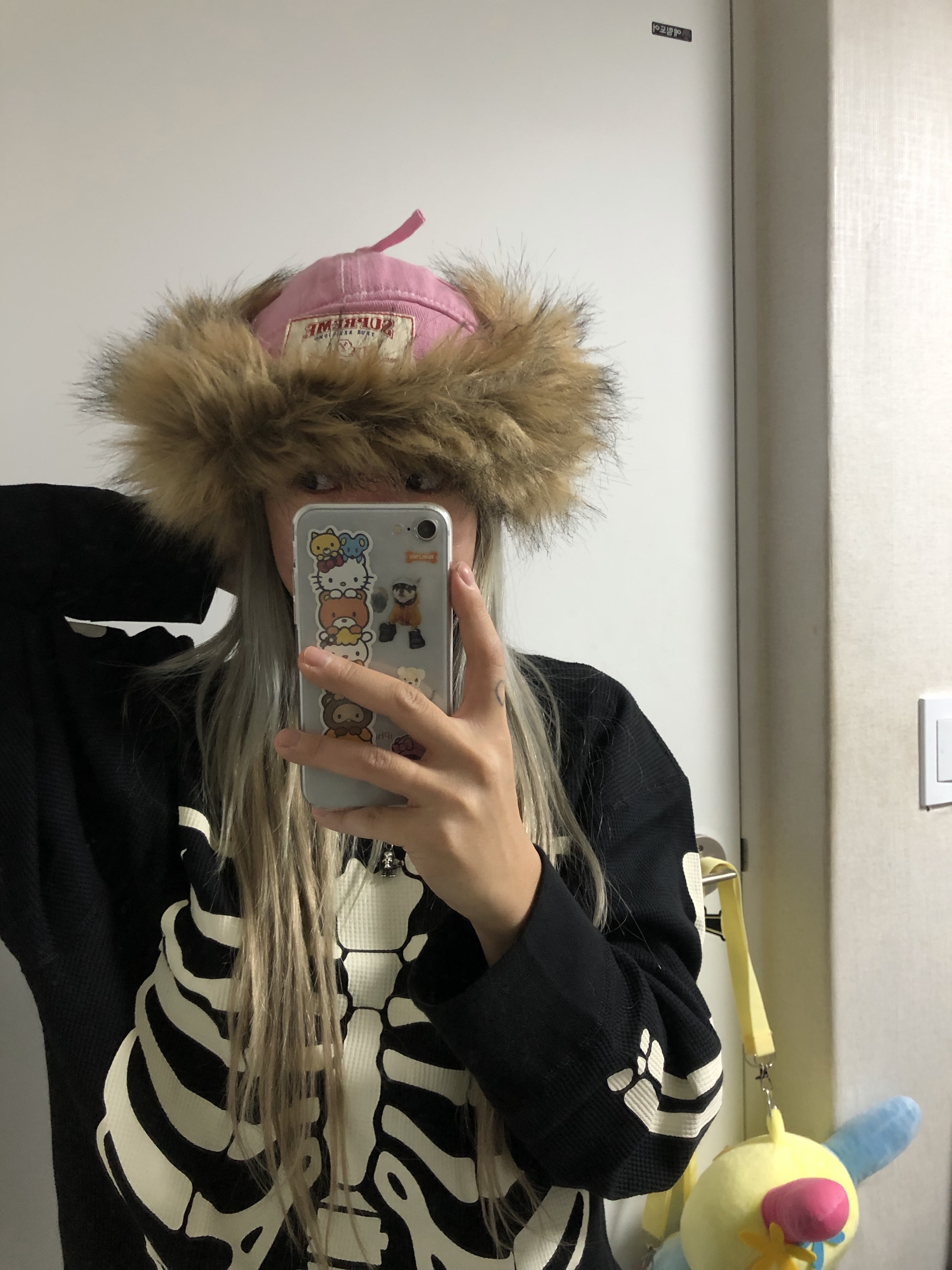 Supreme x True Religion Earflap 5-Panel Pink - 25FW, Supreme Hanes Bones Thermal Crew Black (1 Pack) 착용 스타일 - 4
