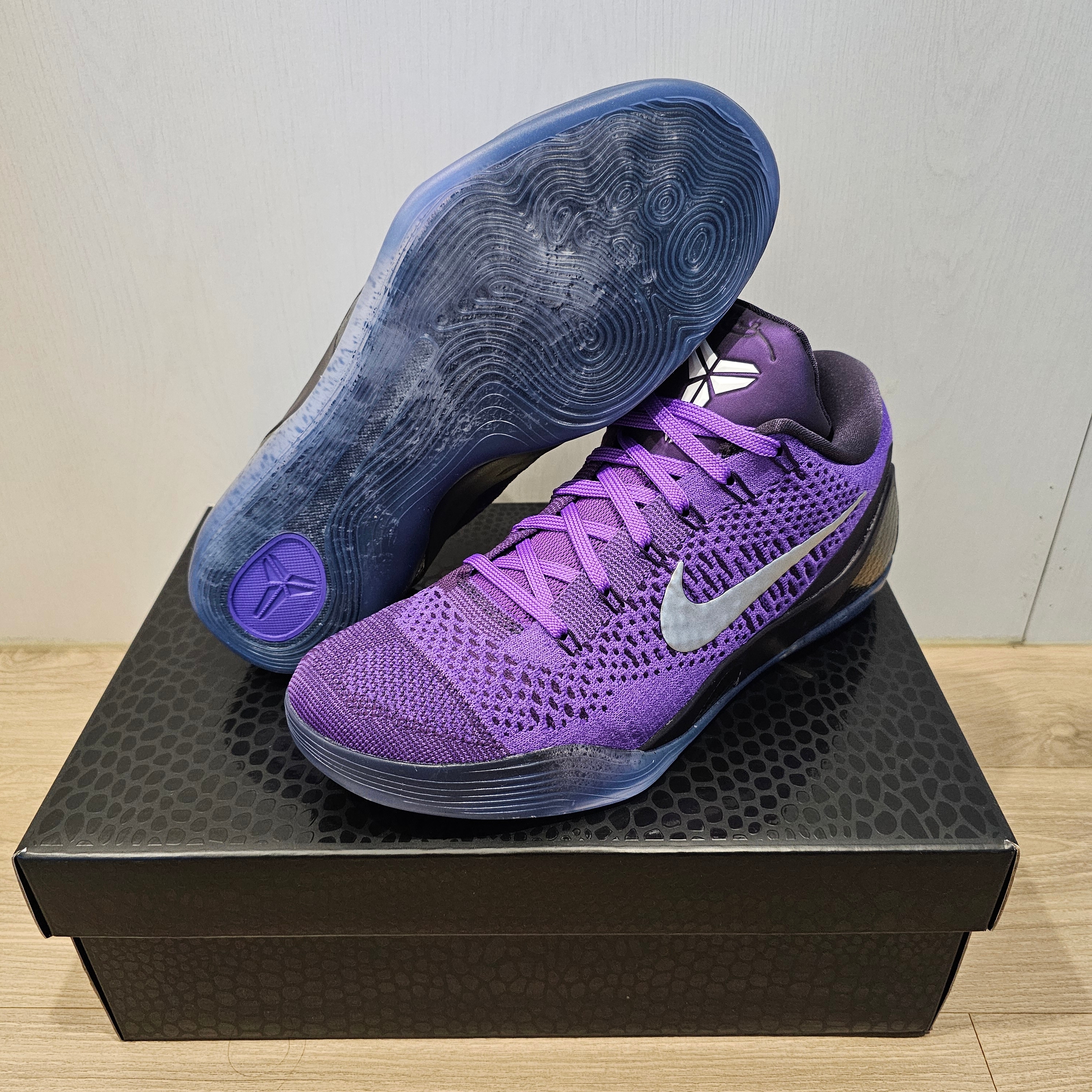 Nike Kobe 9 Elite Low Protro Hyper Grape and Cave Purple 착용 스타일 - 2