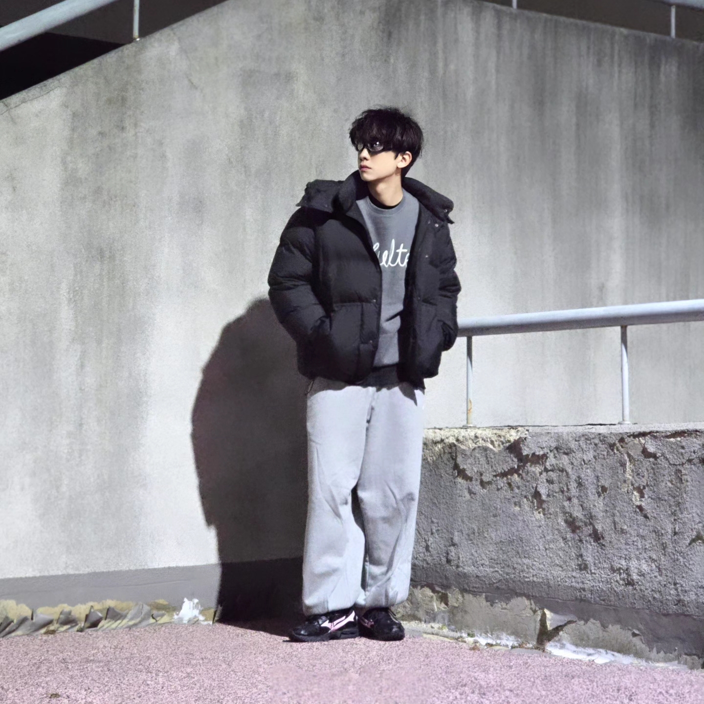 Nike Club Fleece Oversized French Terry Pants Dark Grey Heather Light Smoke Grey - US/EU, Nike Club Fleece Oversized French Terry Pants Dark Grey Heather Light Smoke Grey - Asia 착용 스타일 - 5
