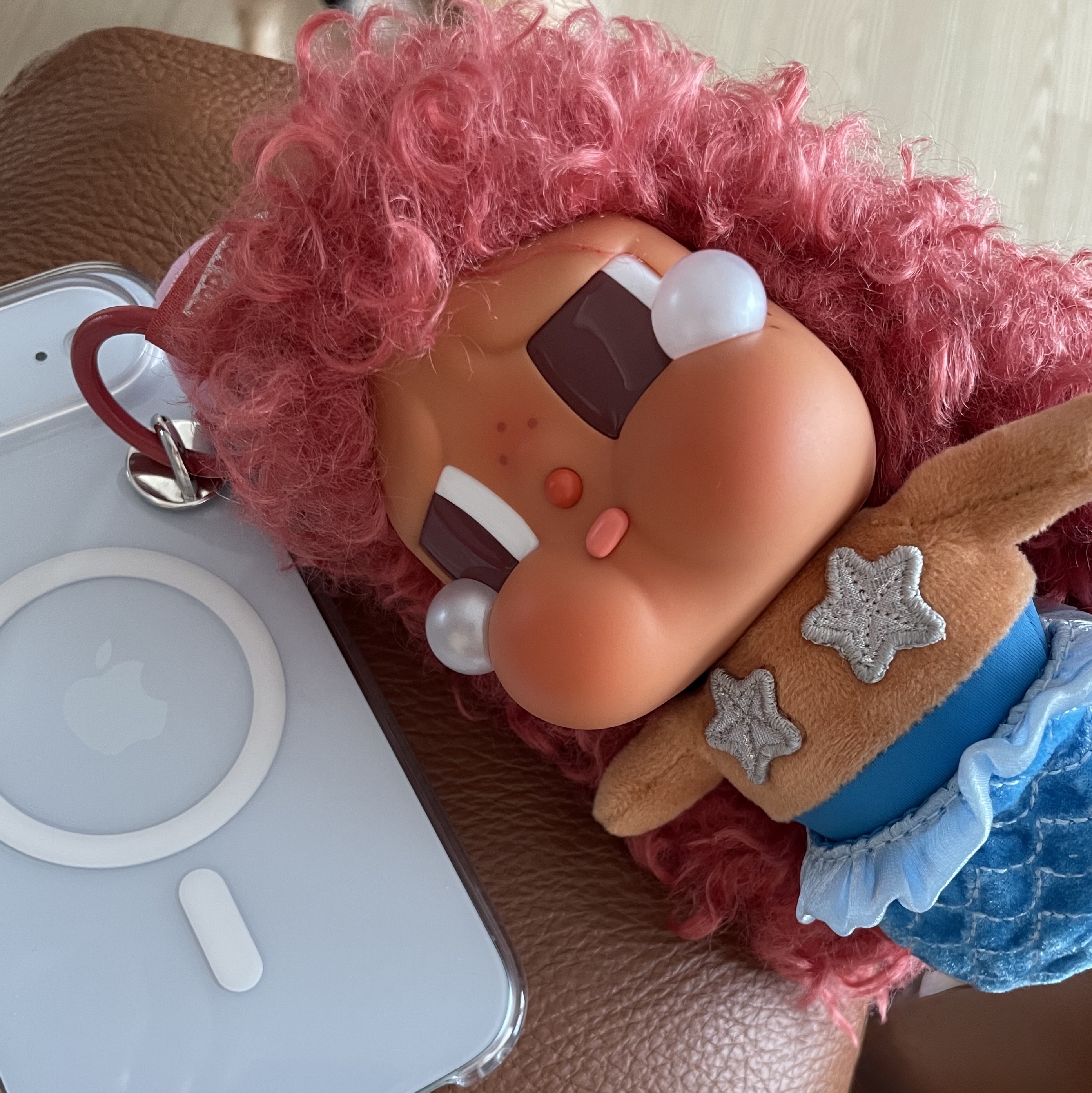 Pop Mart Crybaby Vacation Mode On Series Vinyl Plush Pendant Merbaby Tears (Opened Case) 착용 스타일