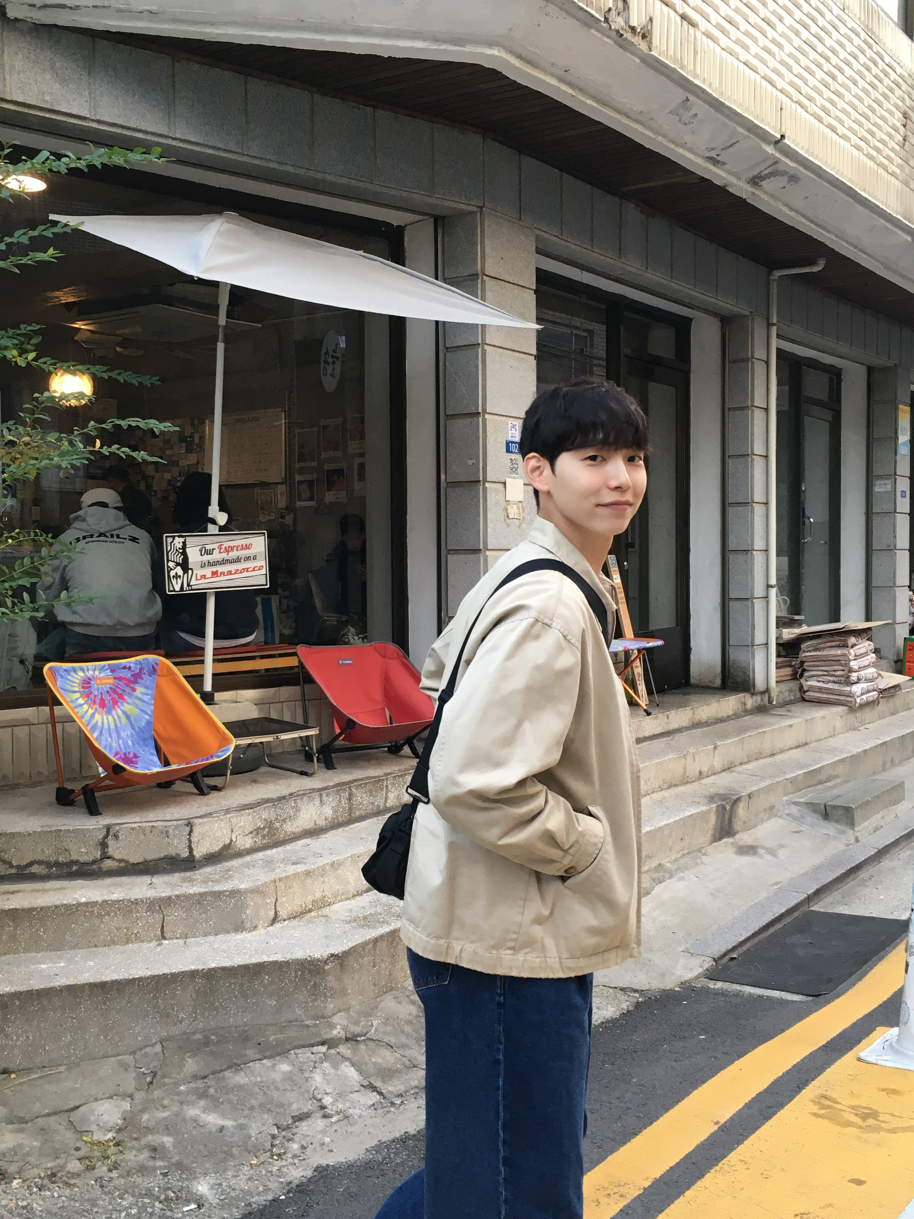 Porter Force 2Way Waist Bag Black, Apple iPhone 16 Pro 256GB White Titanium (Korean Ver.) 착용 스타일 - 3