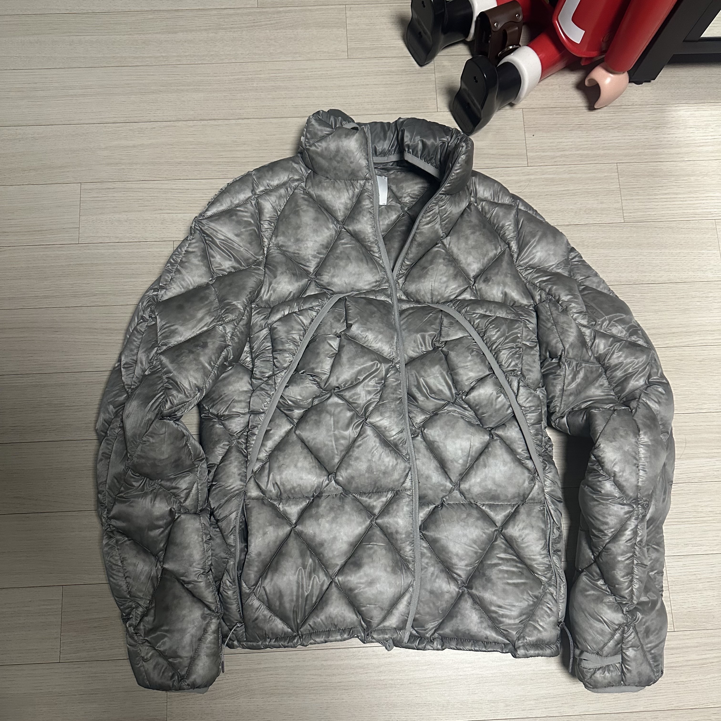 ROA Nuna 800 Fill Power Hooded Down Jacket Silver 착용 스타일 - 1