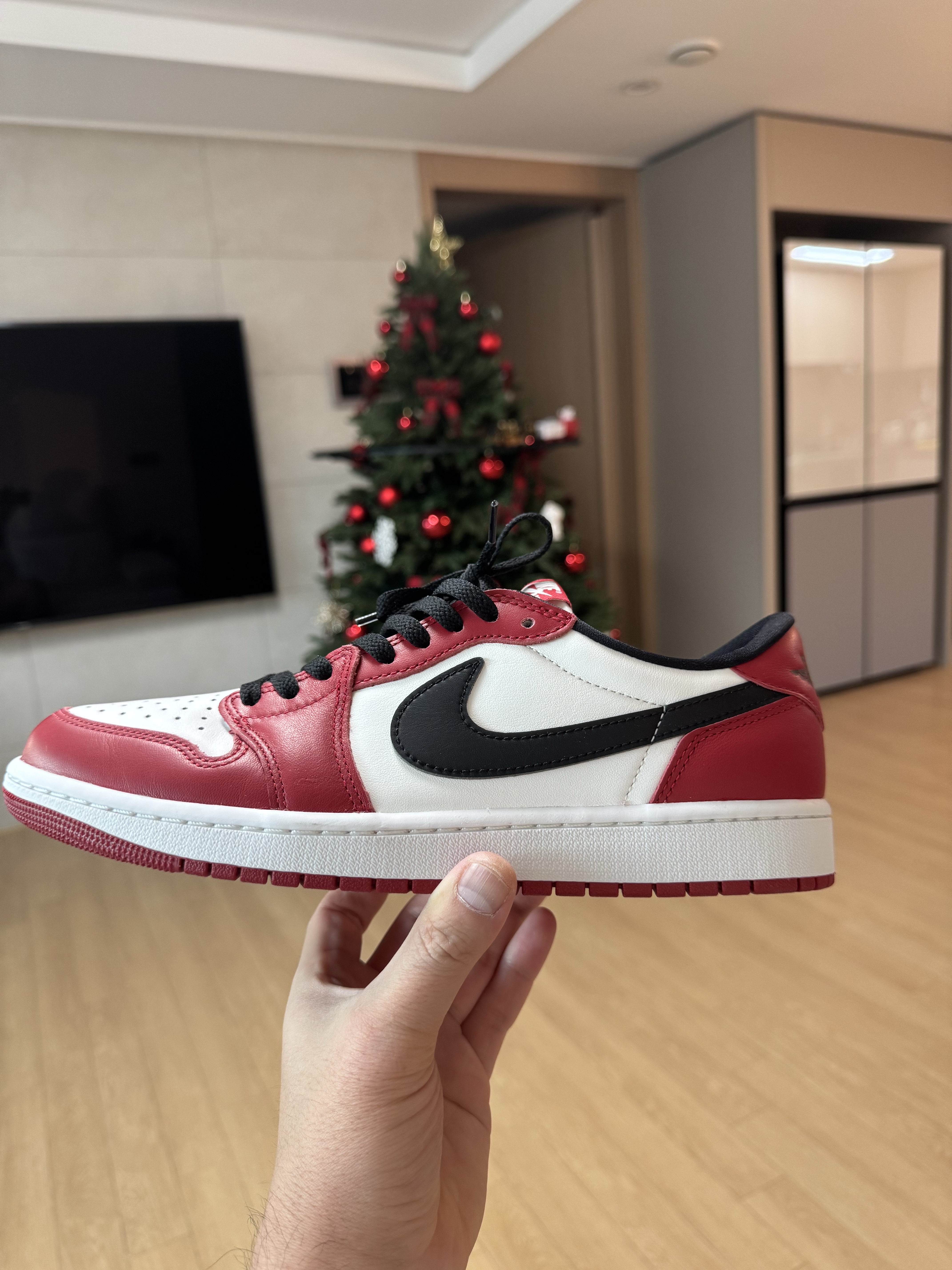 Jordan 1 Retro Low OG Chicago 착용 스타일 - 3
