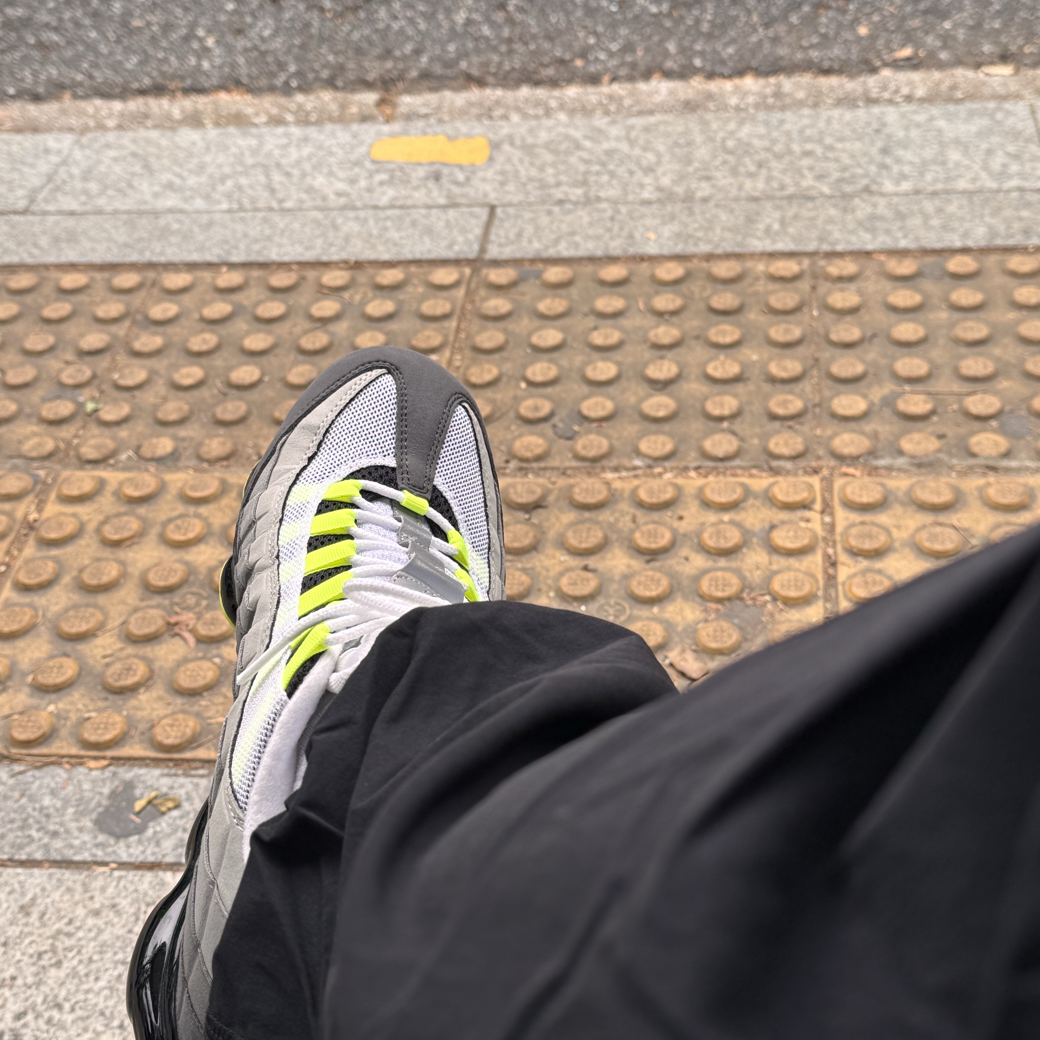 Nike Air VaporMax 95 Neon 착용 스타일