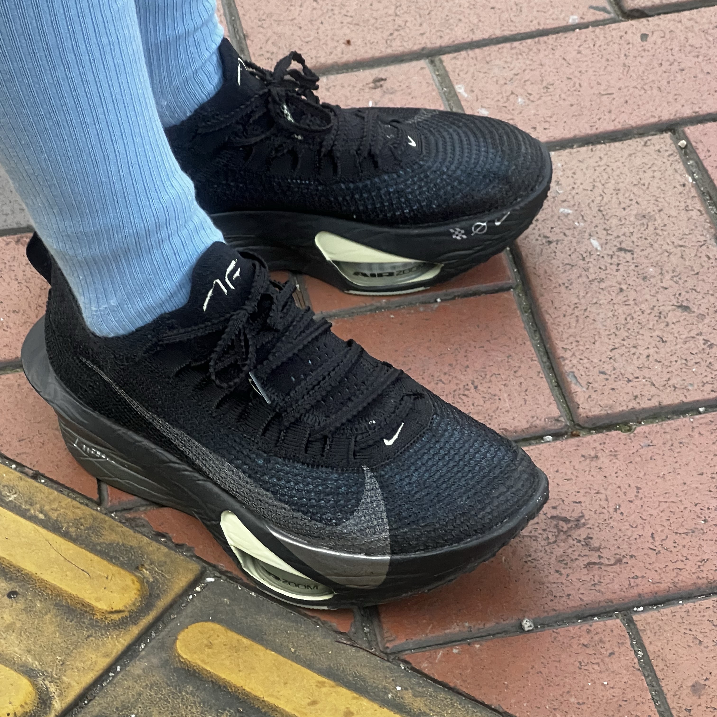 Nike Air Zoom Alphafly Next% 3 Black Olive Aura 착용 스타일