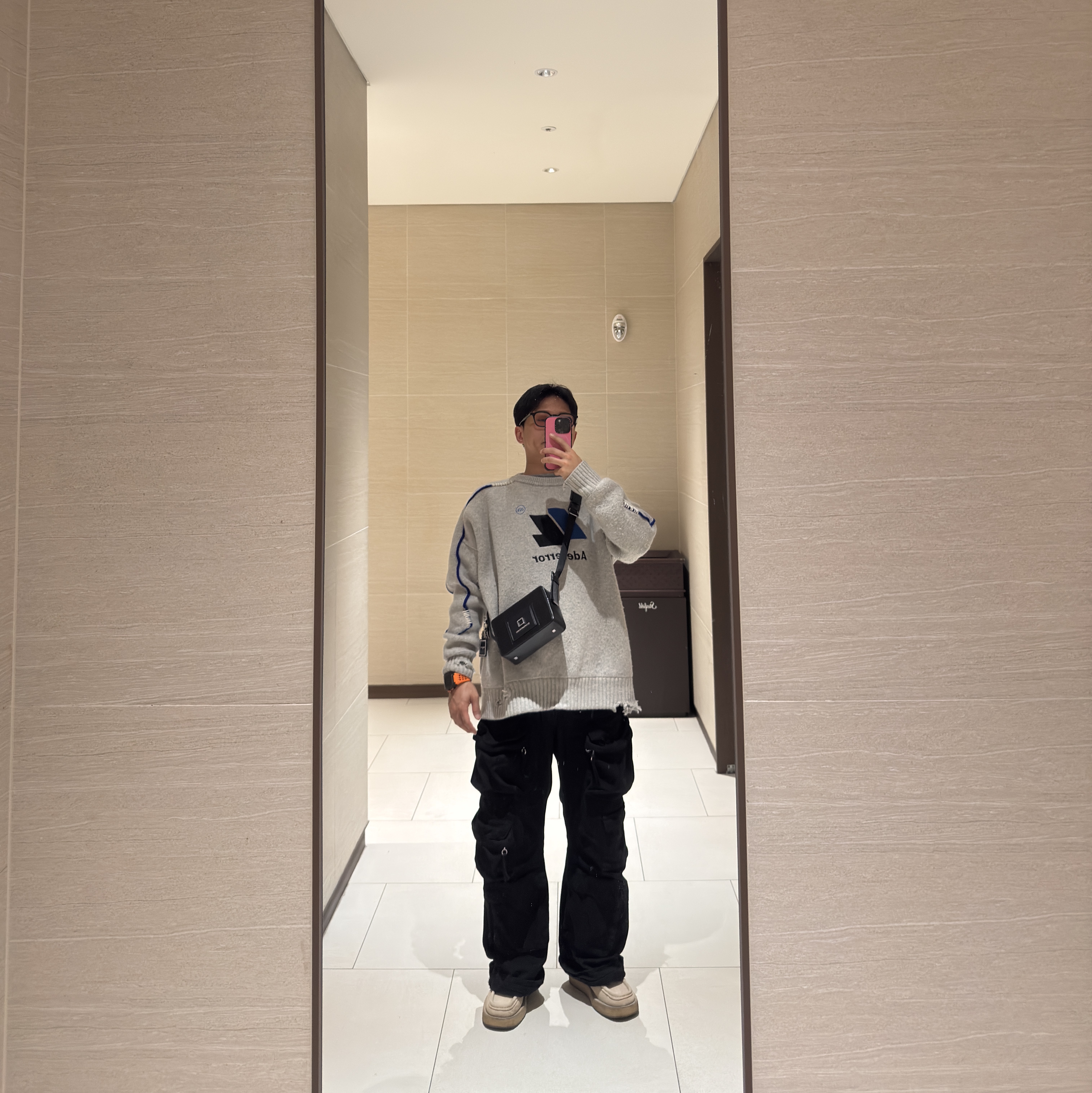 Zara x Ader Error Oversize Sweater Grey, Zara Utility Pocket Pants Black ์ฐฉ์ฉ ์คํ์ผ - 1