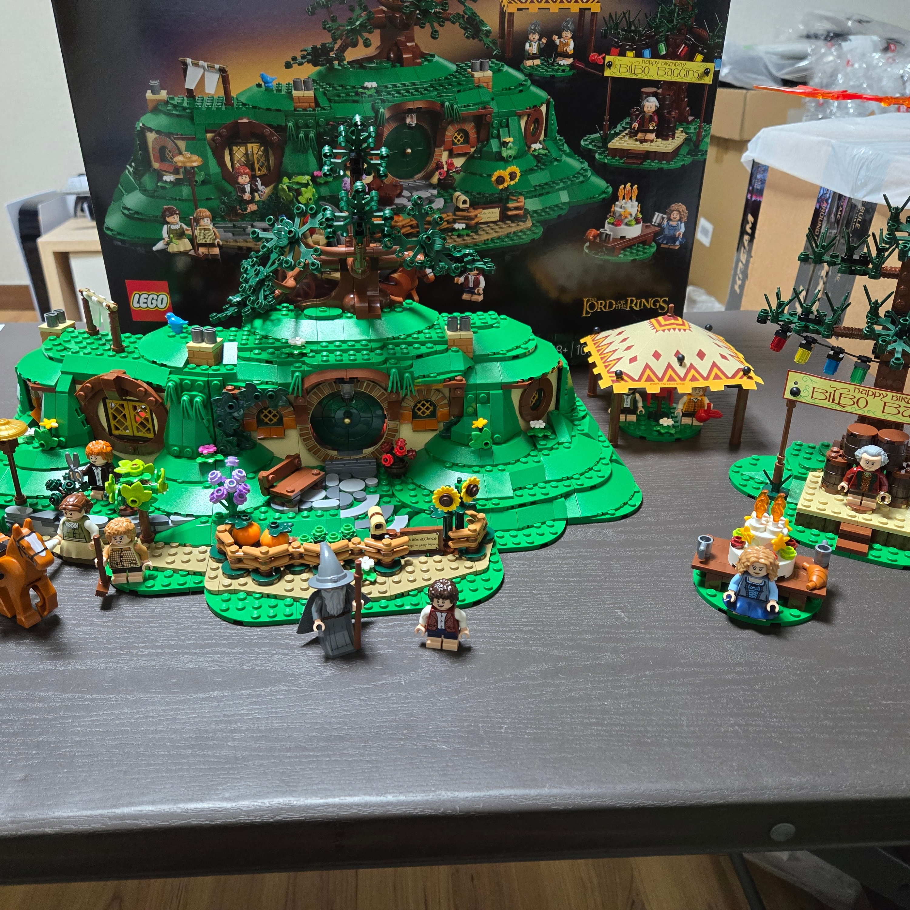 Lego Icons The Lord of The Rings: The Shire 착용 스타일 - 2