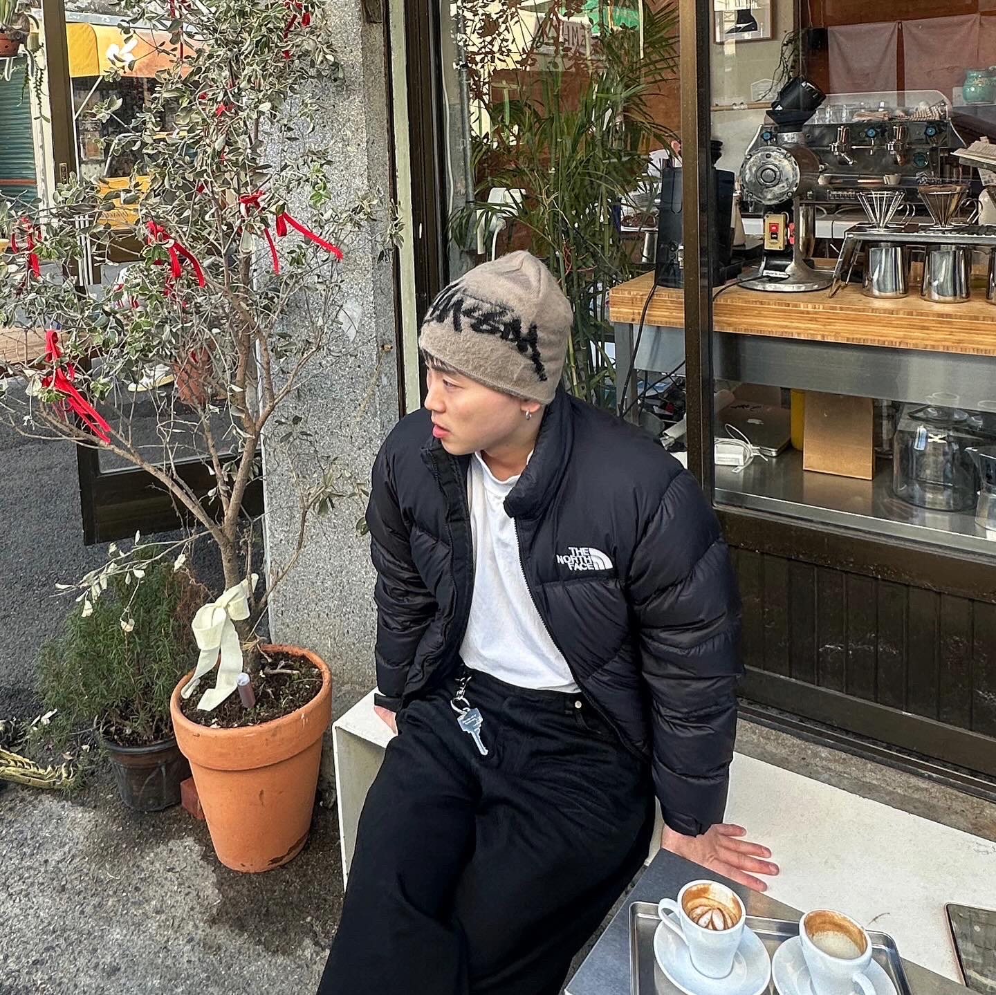 Stussy Brushed Out Stock Skullcap Beanie Sand 착용 스타일