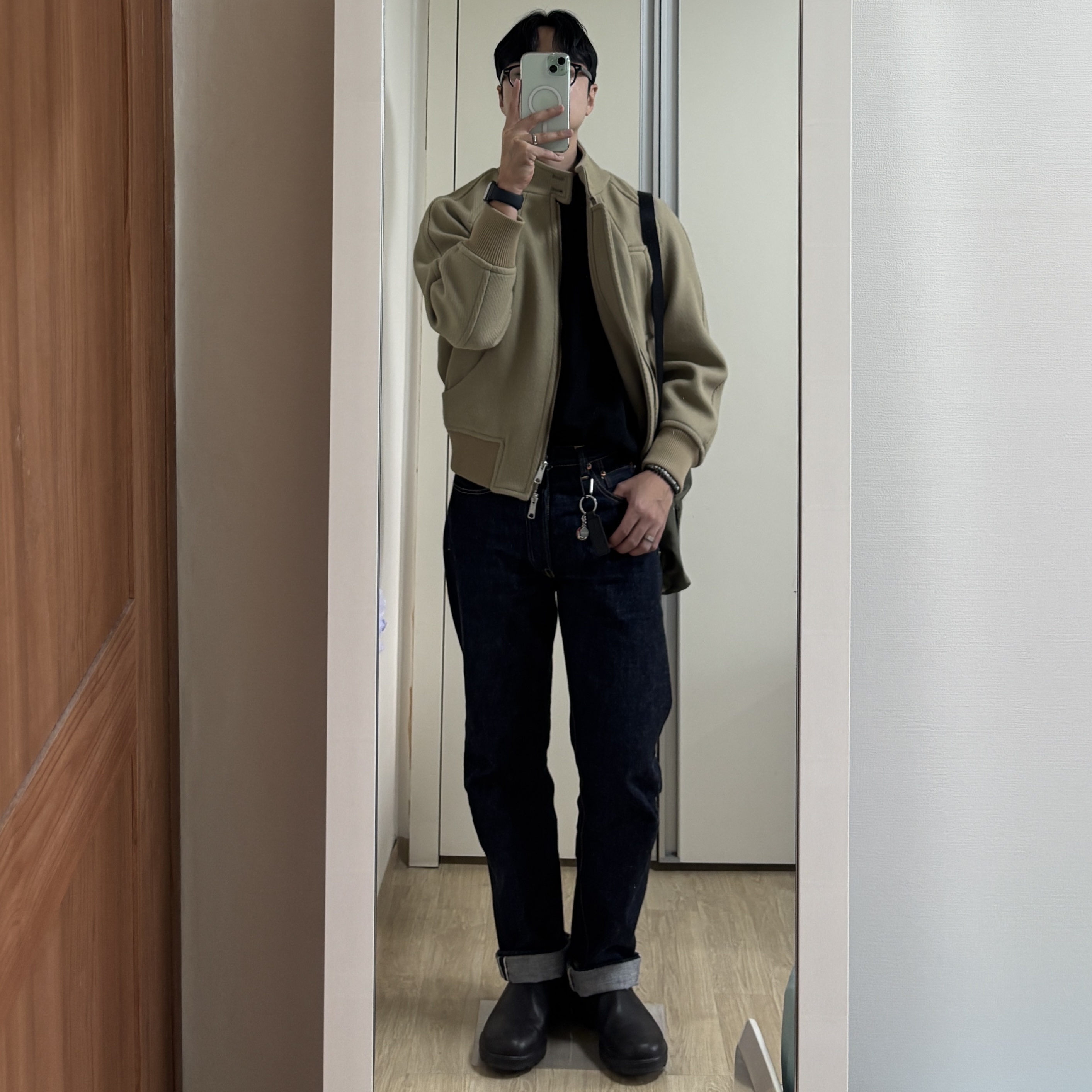 BLUNDSTONE Originals 500 Chelsea Boots Stout Brown 착용 스타일 - 1