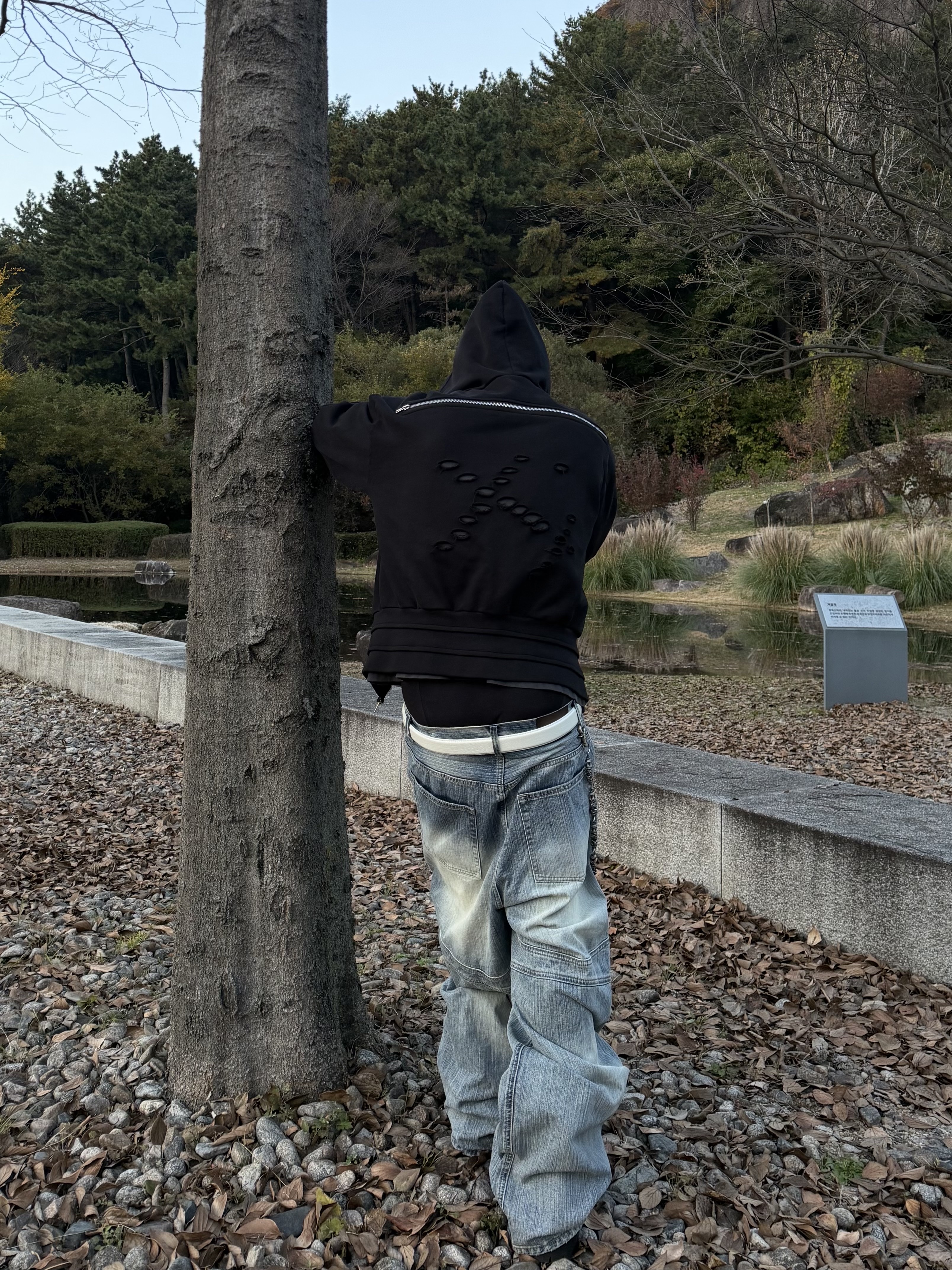 Awende Blue Wide Biker Jeans, Undermycar x ‘021’ Belt White - 25SS 착용 스타일 - 1