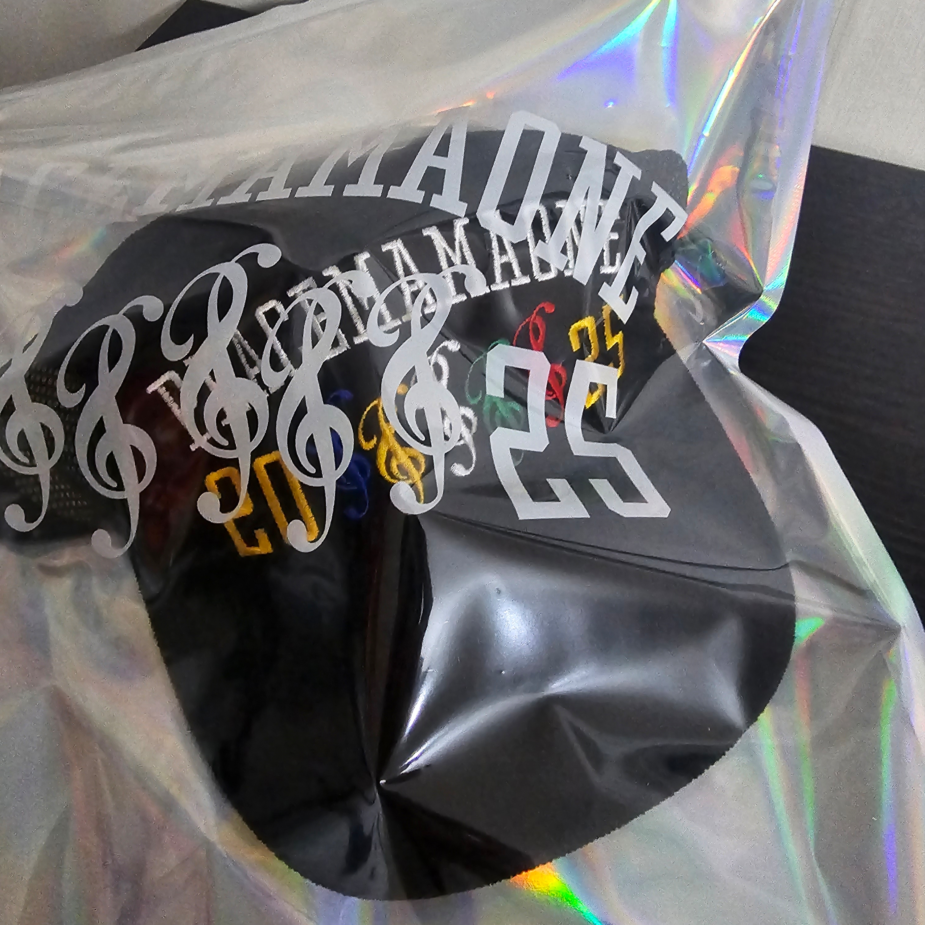 Peaceminusone x 2025 MAMA Awards Peacemamaone Cap Mesh 착용 스타일