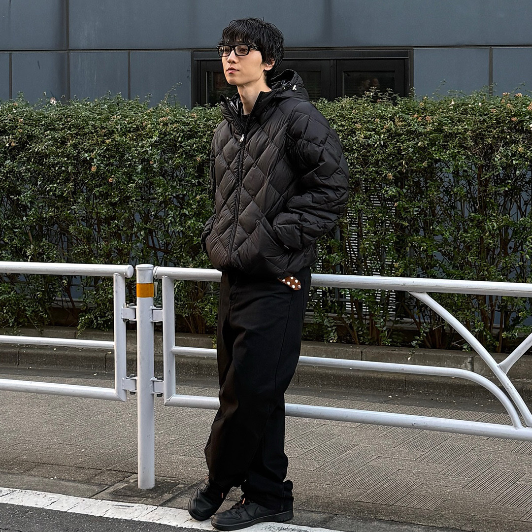 Thevinylhouse Light Weight Down Black, Nike Air Force 1 '07 Low Triple Black 착용 스타일