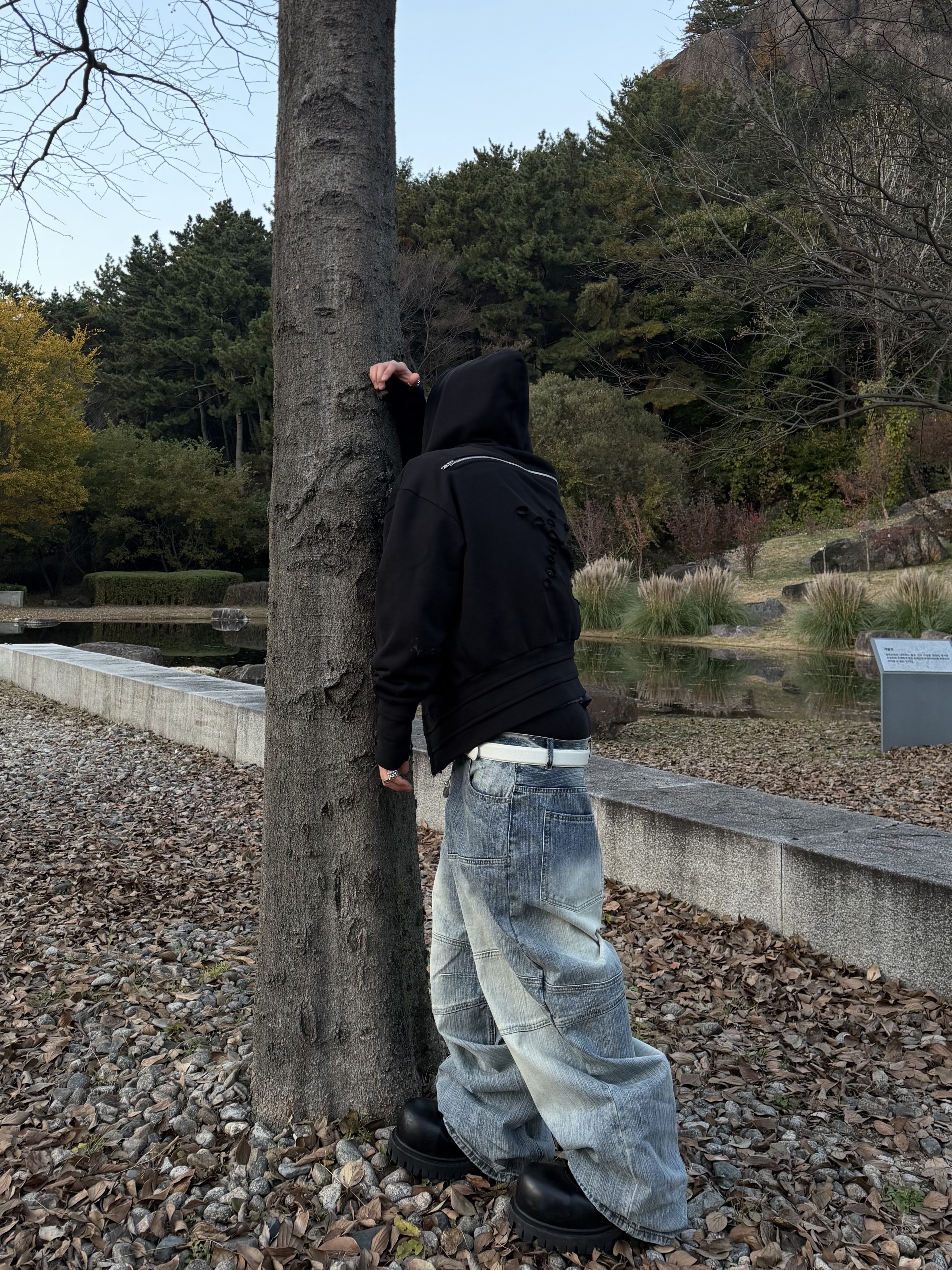 Awende Blue Wide Biker Jeans, Undermycar x ‘021’ Belt White - 25SS 착용 스타일 - 5
