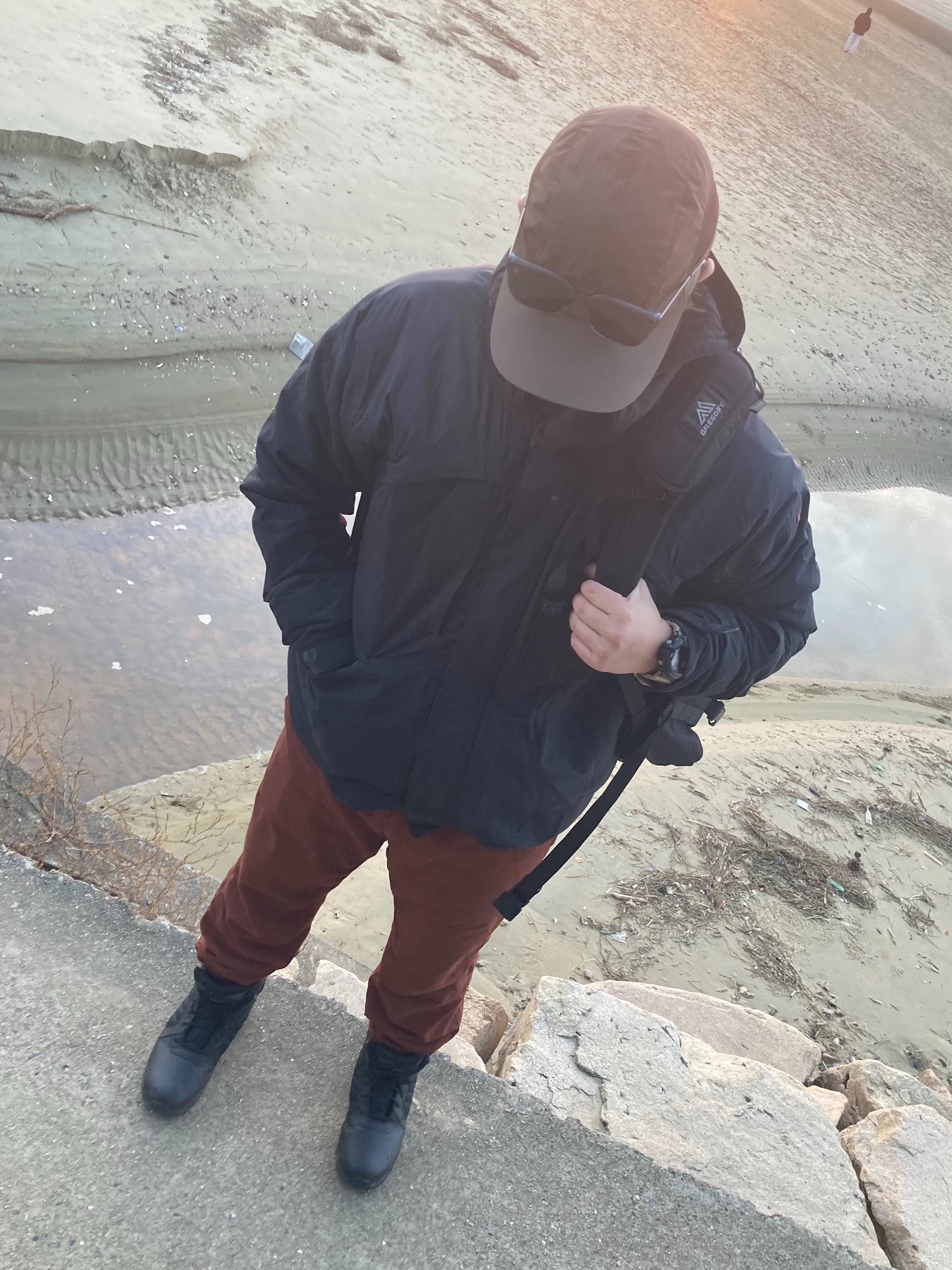 Sansan Gear Nylon Wing Cap Brown - 22FW, Hunter Flat Bar Square Sunglasses Black 착용 스타일 - 2