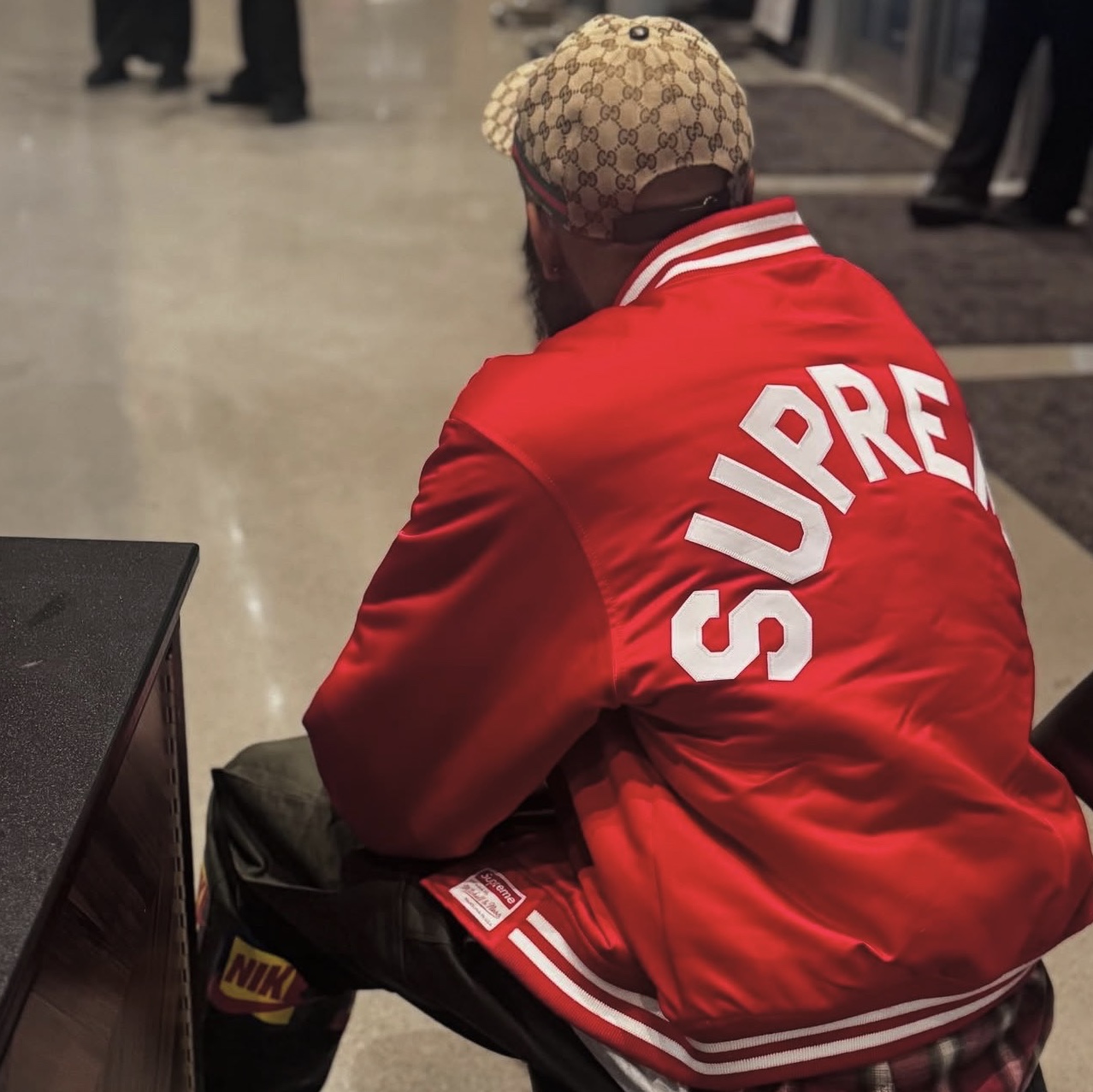 Supreme Mitchell & Ness Satin Varsity Jacket Red - 24FW 착용 스타일 - 1