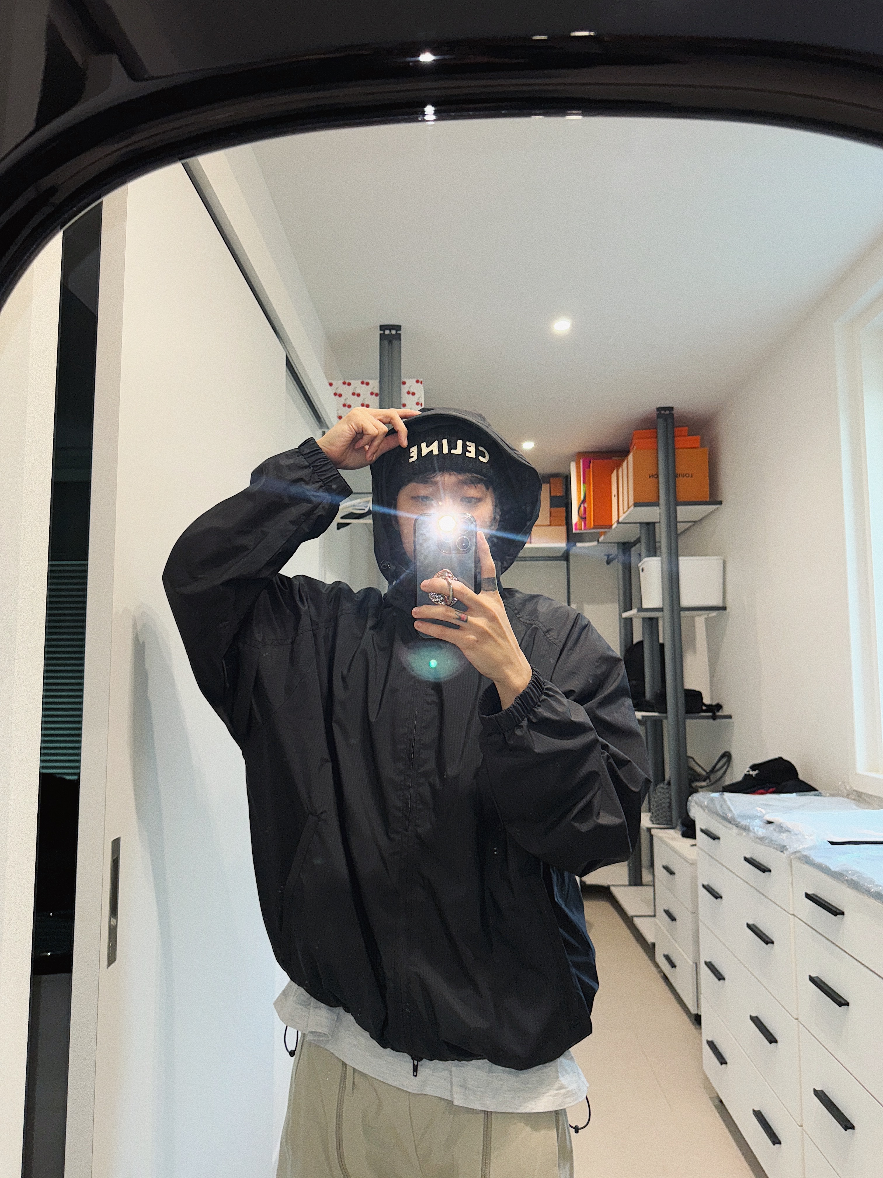 Celine Beanie in Ribbed Wool Anthracite, Celine Embroidered Knit Wool Beanie Black 착용 스타일 - 6
