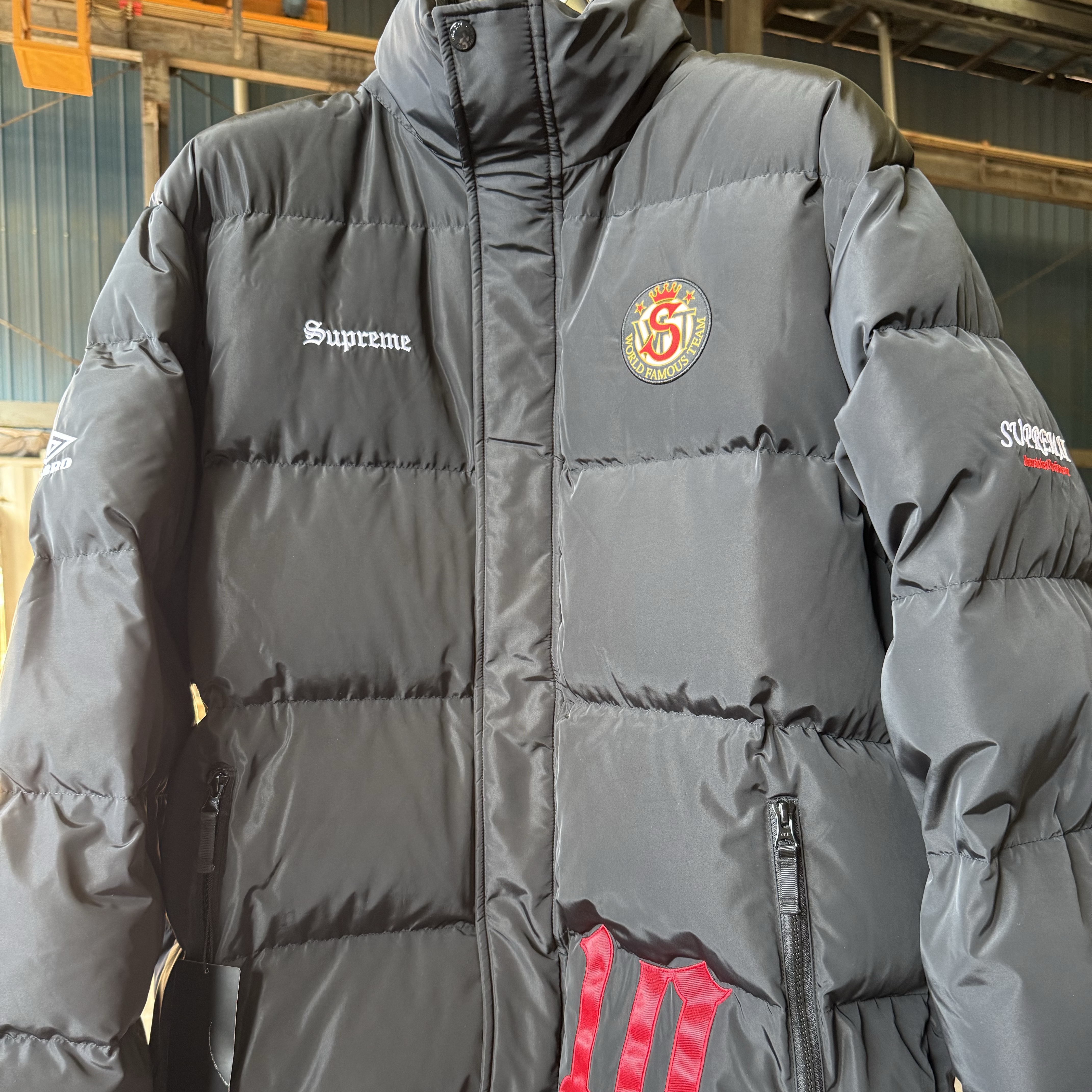 Supreme x Umbro Down Puffer Jacket Black - 25FW 착용 스타일 - 2