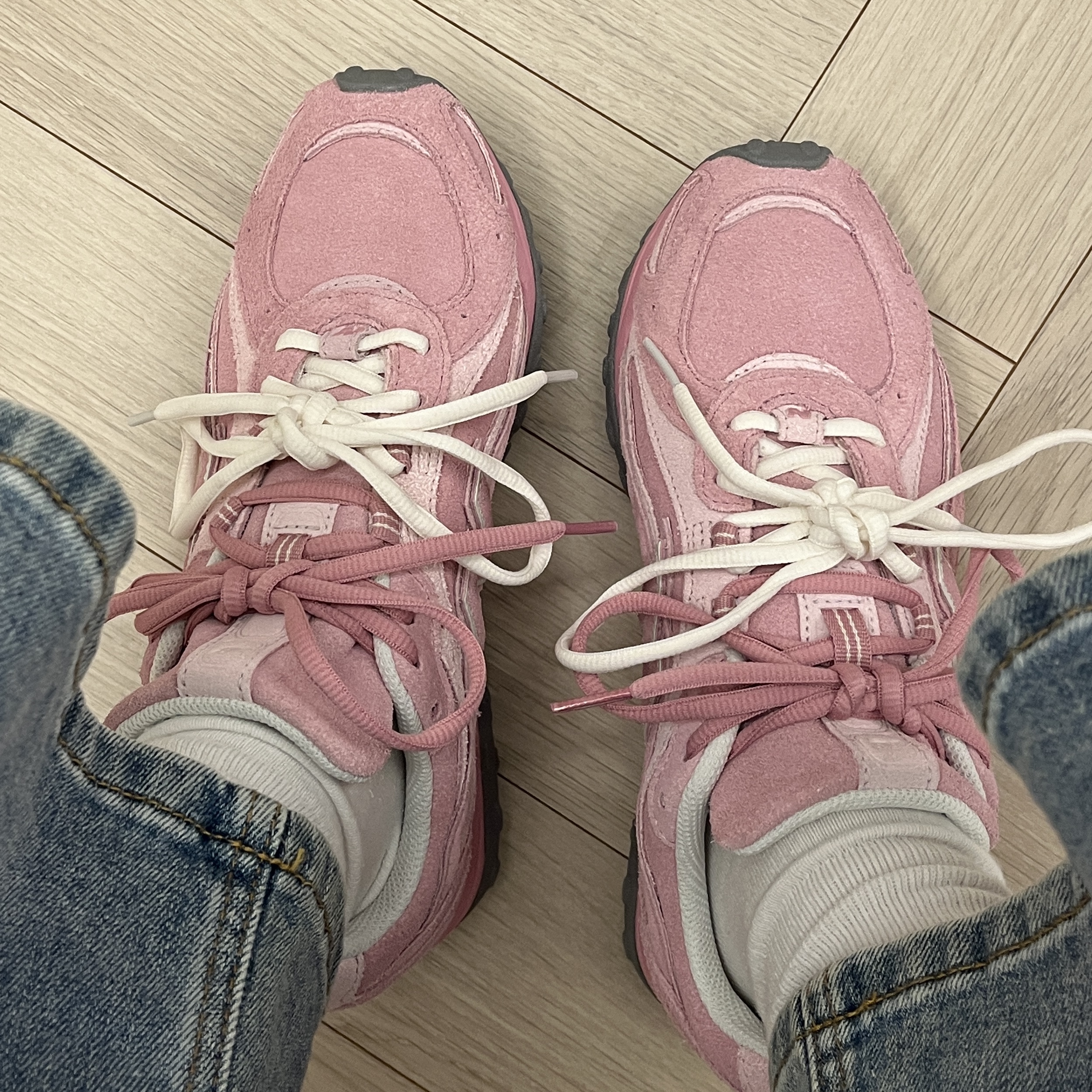 New Balance 204L Pastel Pink 착용 스타일 - 1
